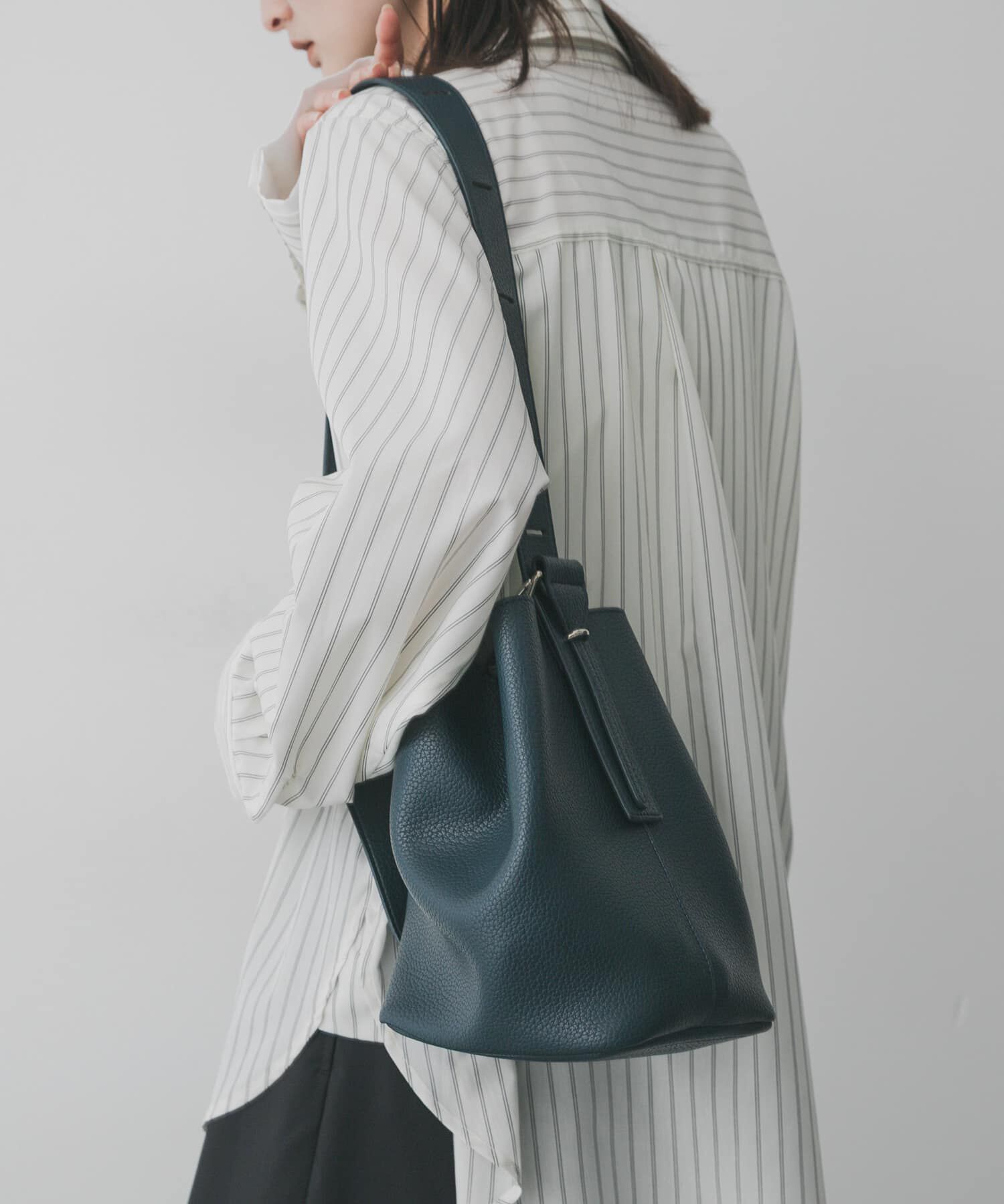 SENSE OF PLACE by URBAN RESEARCH「マルチショルダースクエアバッグ」|ショルダー・メッセンジャー|ブルー