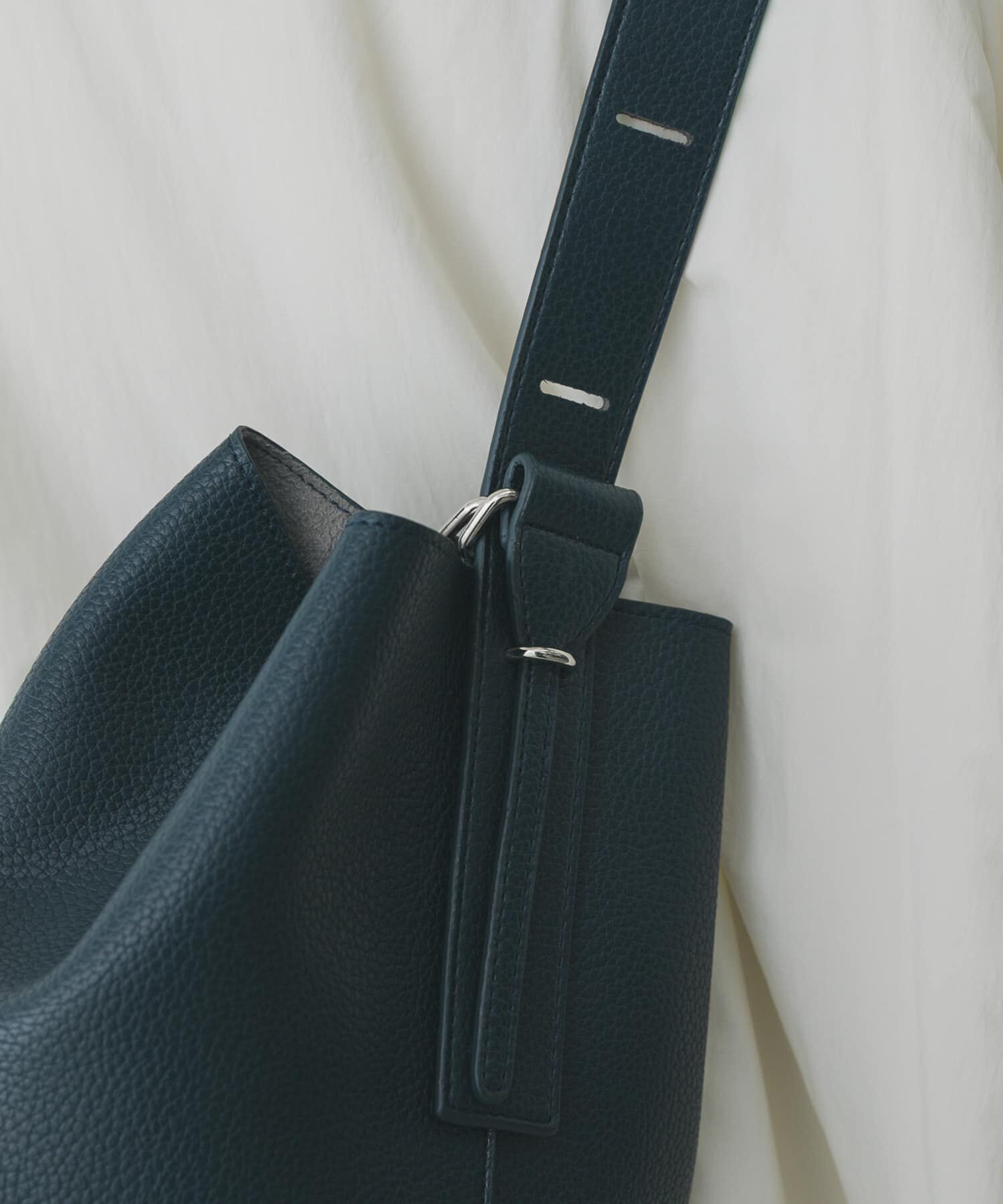 SENSE OF PLACE by URBAN RESEARCH「マルチショルダースクエアバッグ」|ショルダー・メッセンジャー|