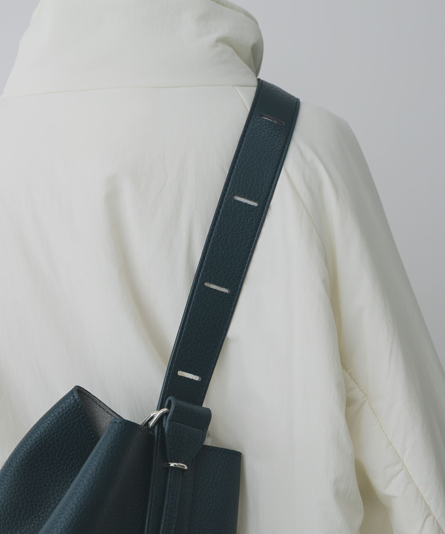 SENSE OF PLACE by URBAN RESEARCH「マルチショルダースクエアバッグ」|ショルダー・メッセンジャー|