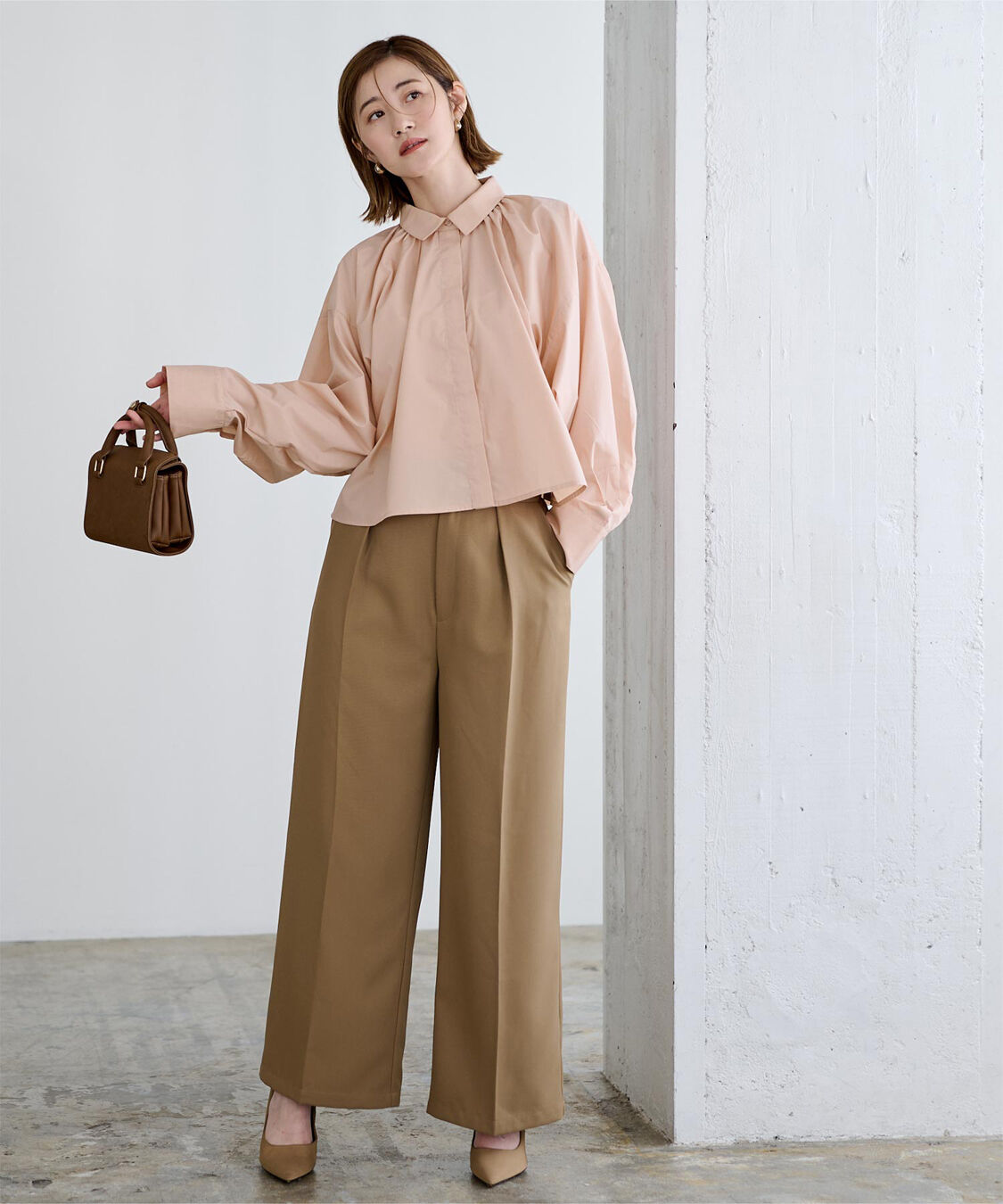 ur's「クロップドギャザーフォルムシャツ」|シャツ・ブラウス|