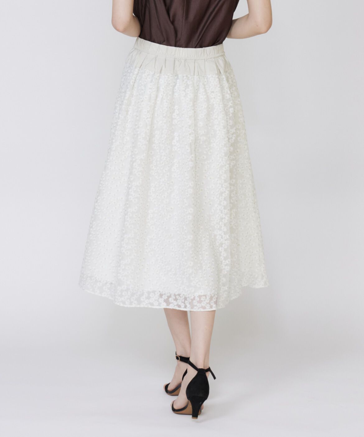 Maglie le cassetto「《大きいサイズ》フラワー刺繍タックスカート」|フレア|