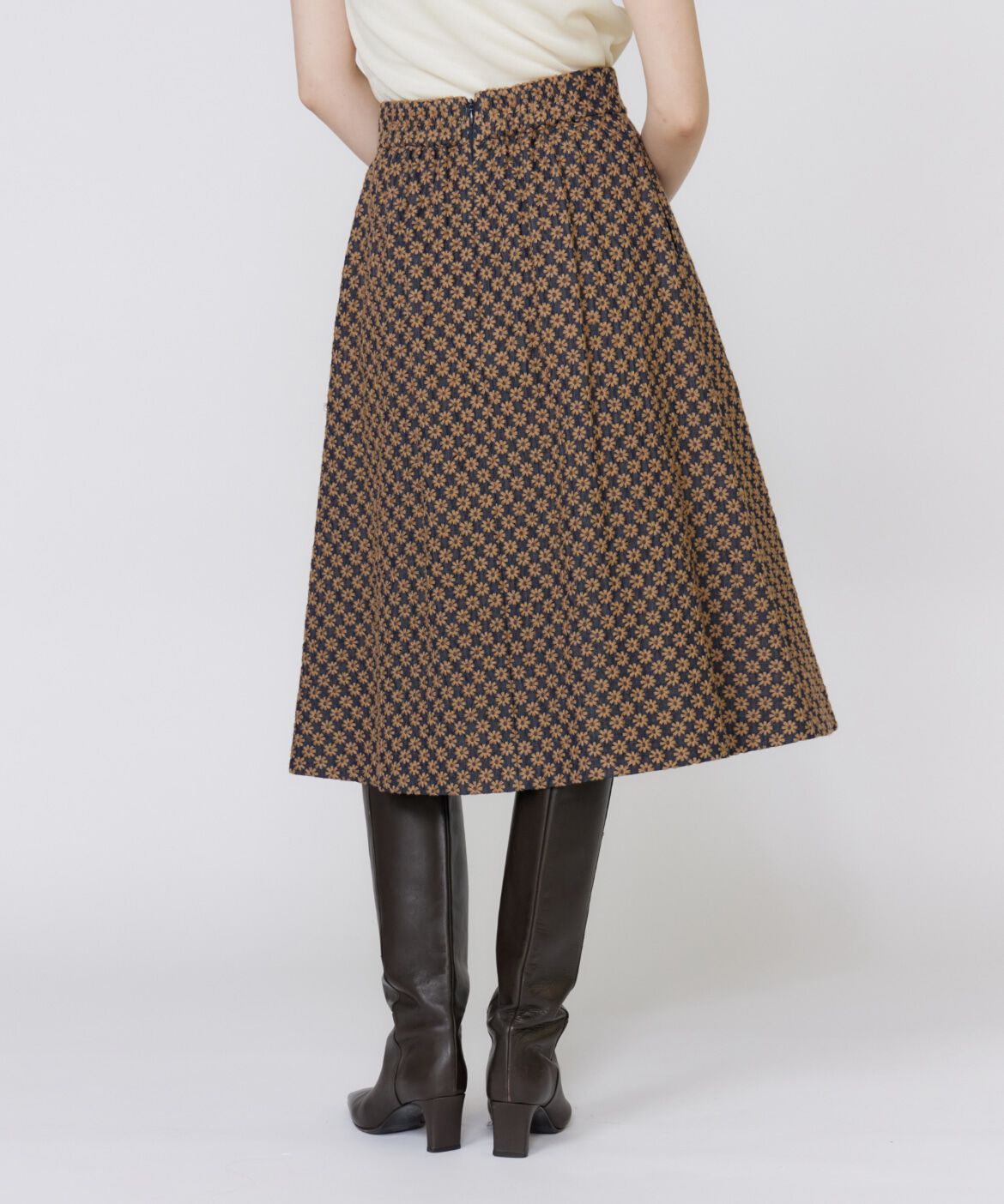 Maglie le cassetto「《大きいサイズ》フラワー刺繍デニムスカート《M Maglie le cassetto》」|スカート|