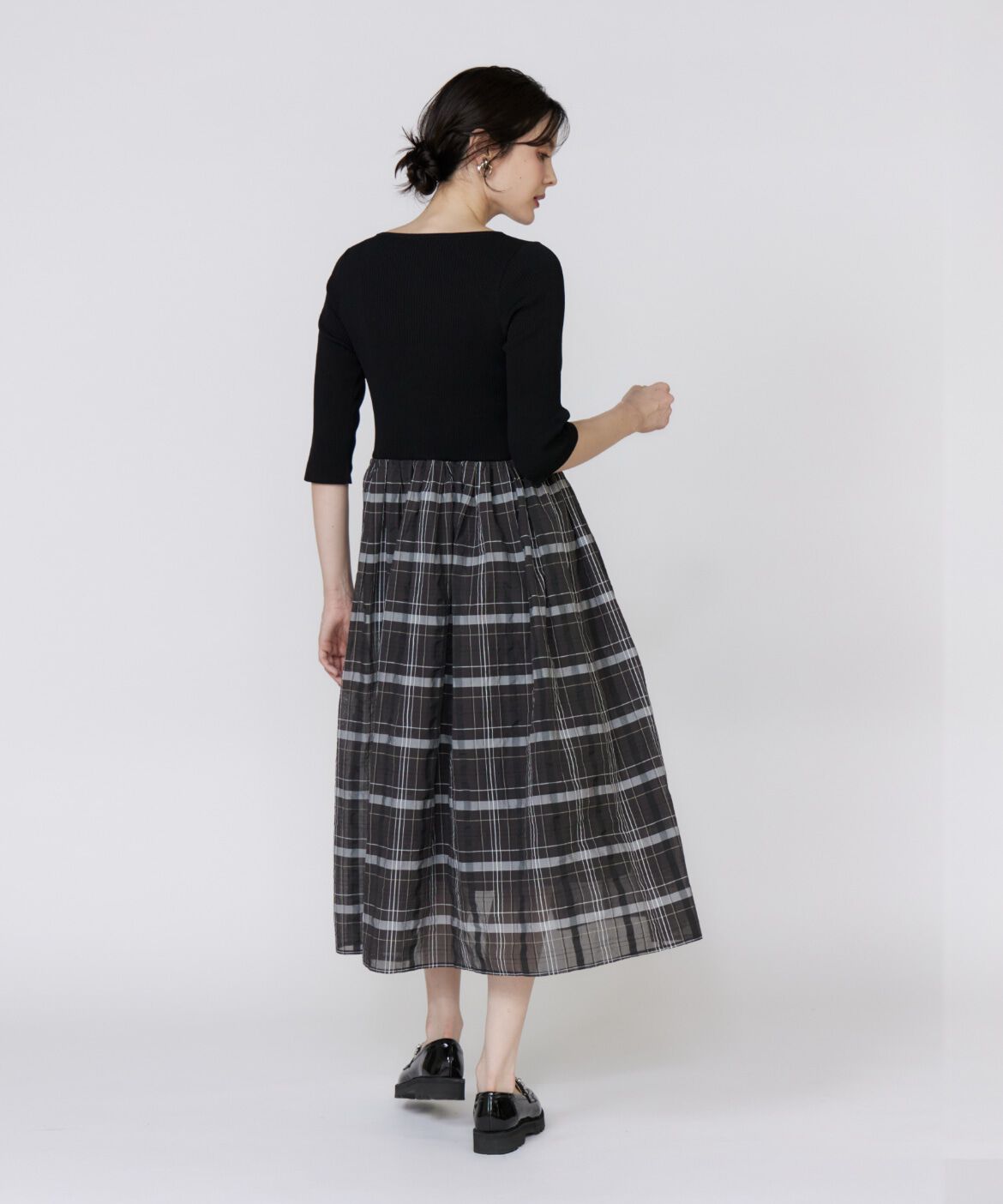 Maglie le cassetto「シアーチェックドッキングニットワンピース」|ワンピース|