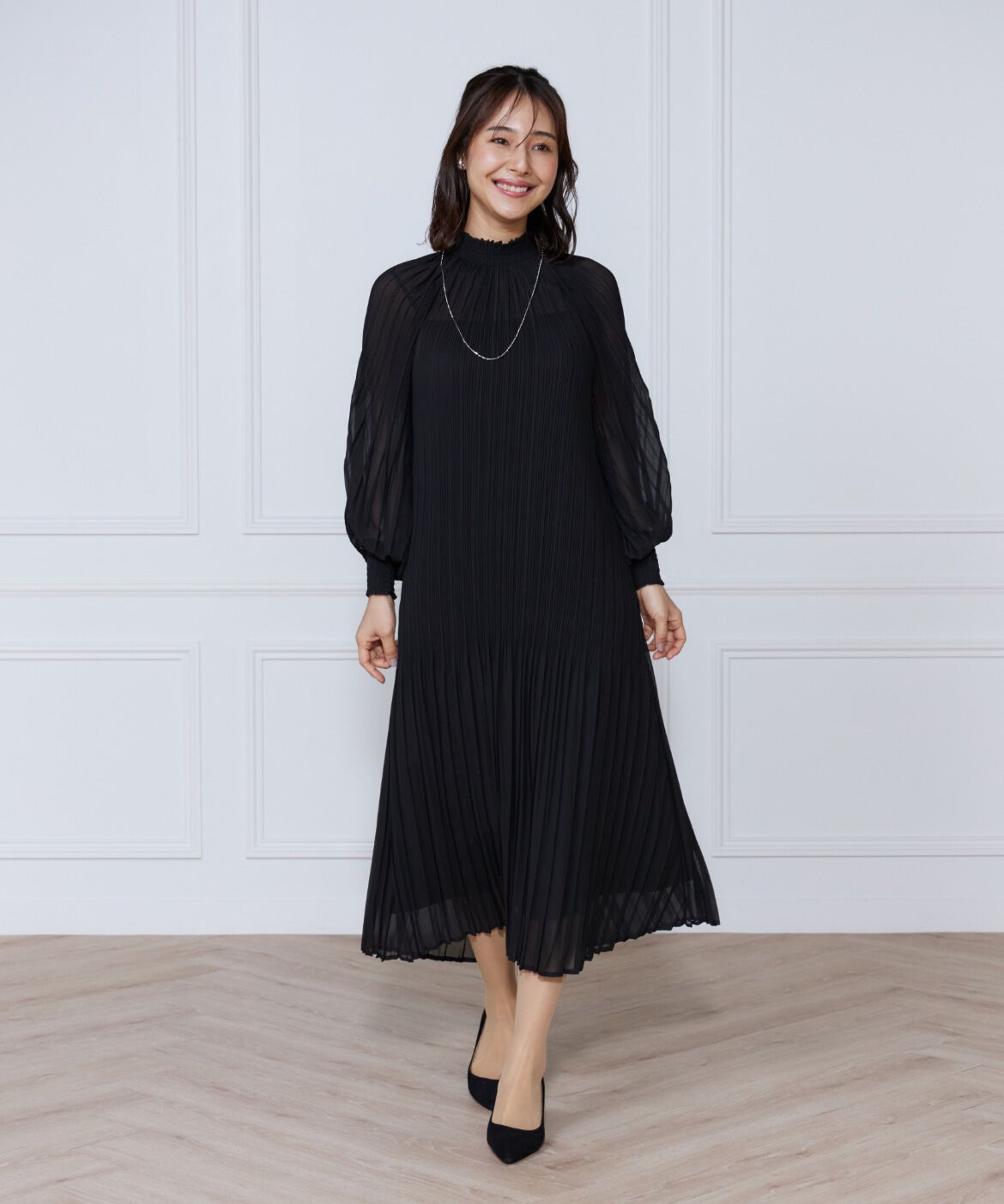 ef-de Black「総プリーツシャーリングワンピース」|ワンピース|