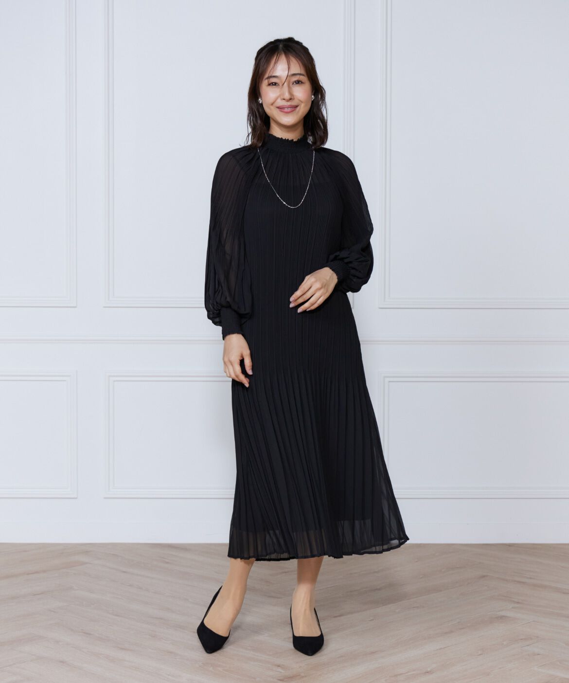 ef-de Black「総プリーツシャーリングワンピース」|ワンピース|