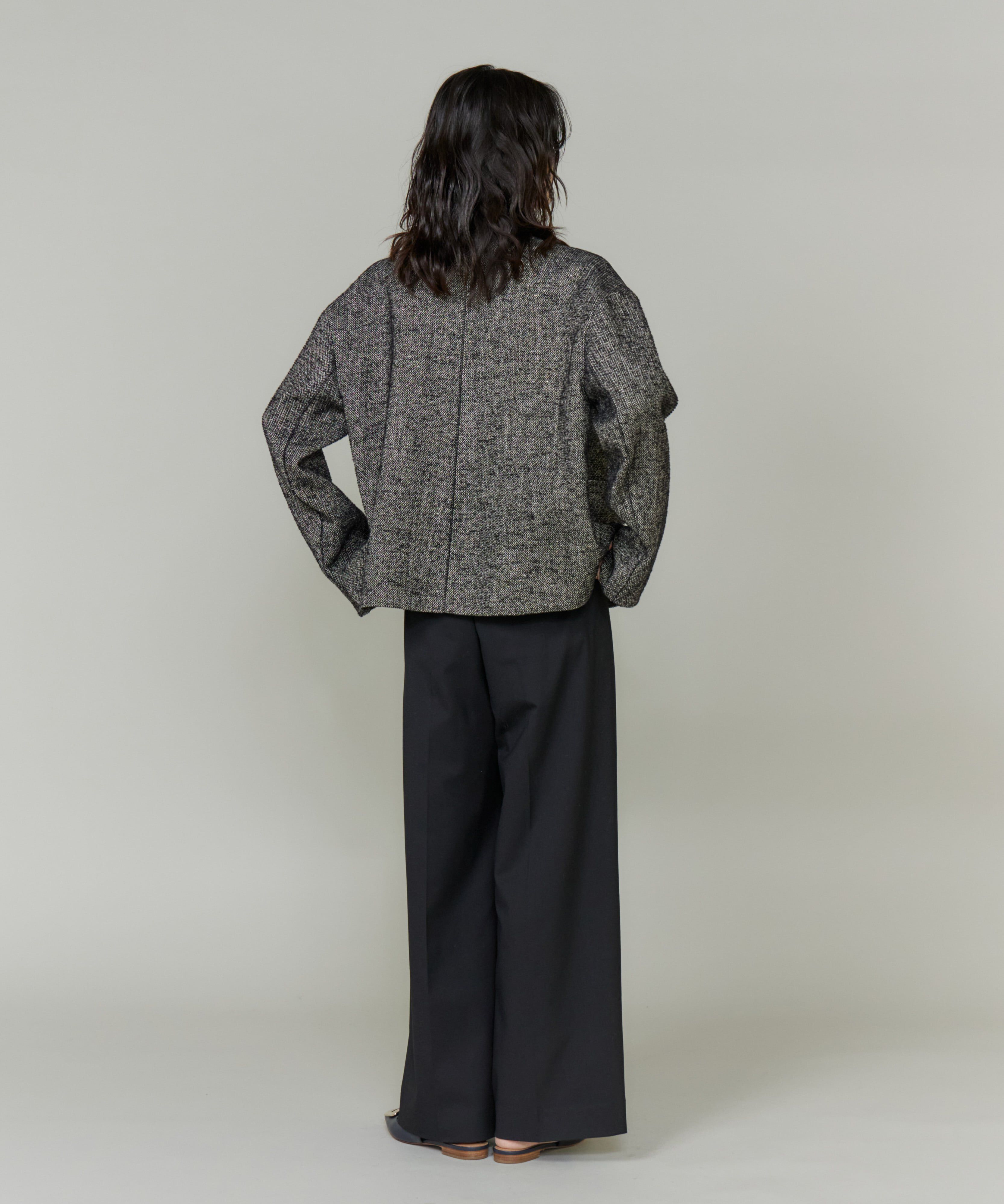 INED「ヘリンボーン柄ノーカラーショートコート」|ピーコート|