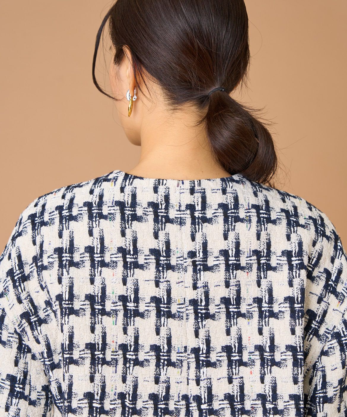 INED「千鳥柄ツイードジャケット《LINTON》」|ノーカラージャケット|