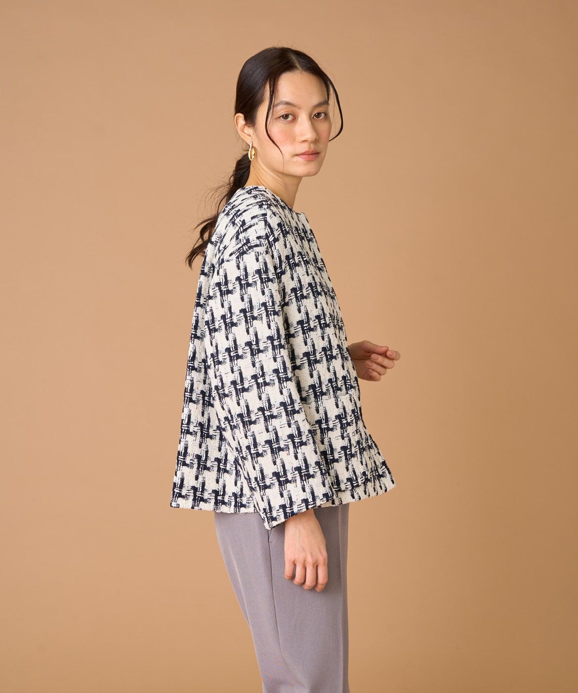 INED「千鳥柄ツイードジャケット《LINTON》」|ノーカラージャケット|