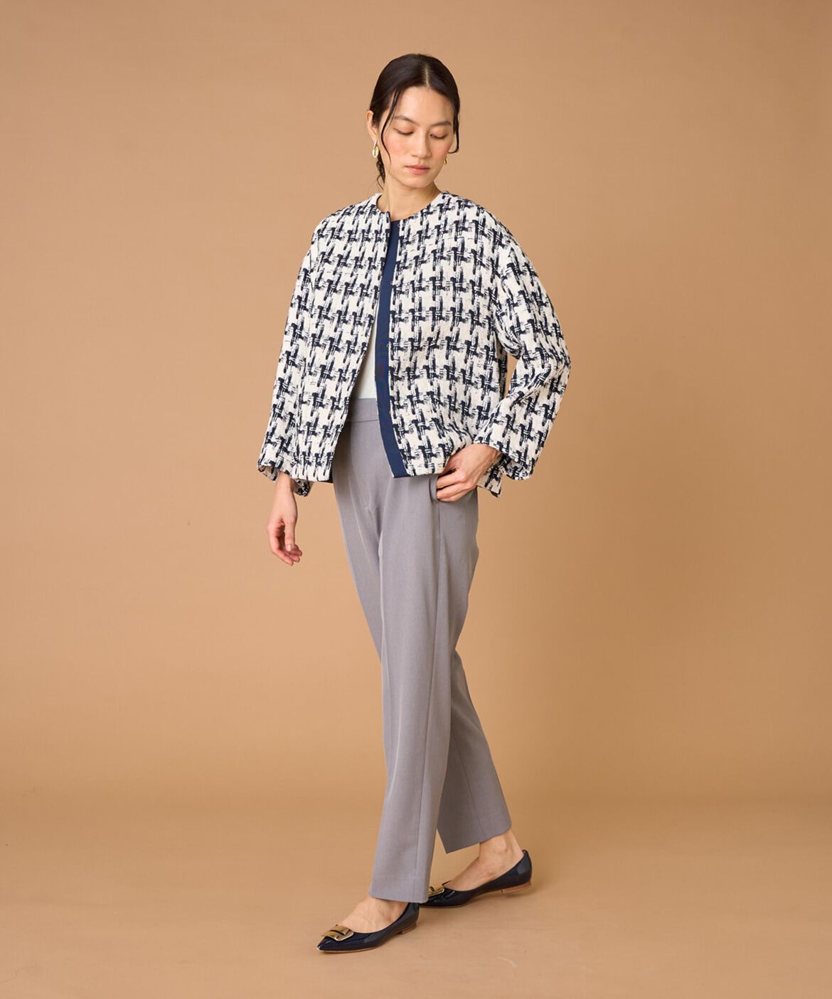 INED「千鳥柄ツイードジャケット《LINTON》」|ノーカラージャケット|