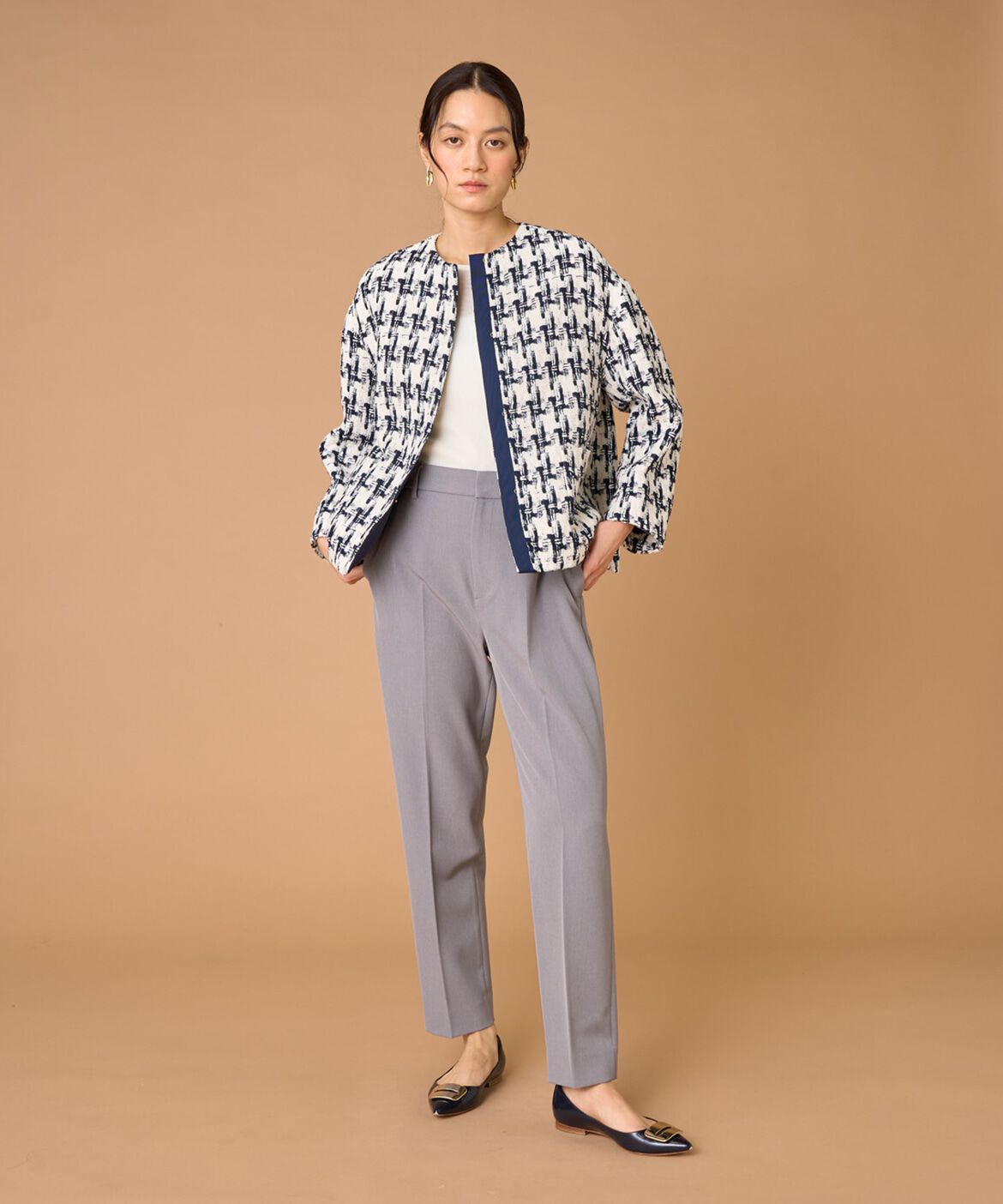 INED「千鳥柄ツイードジャケット《LINTON》」|ノーカラージャケット|