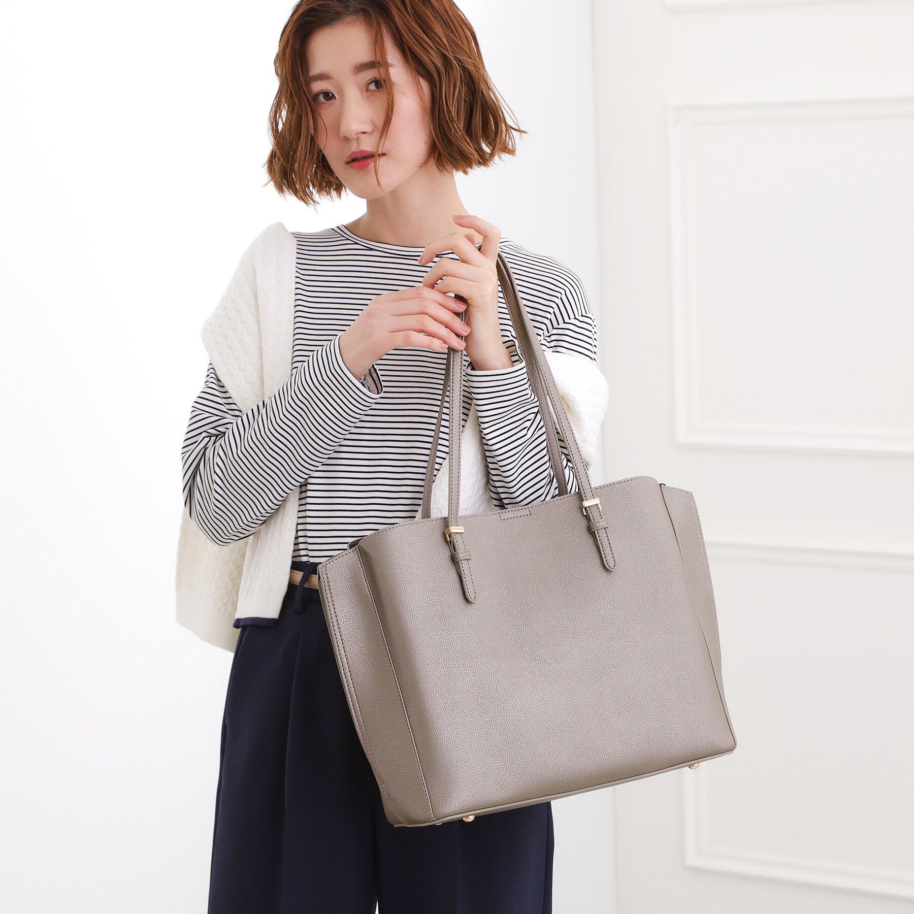 grove「人間工学サイドスリットトート」|トートバッグ|