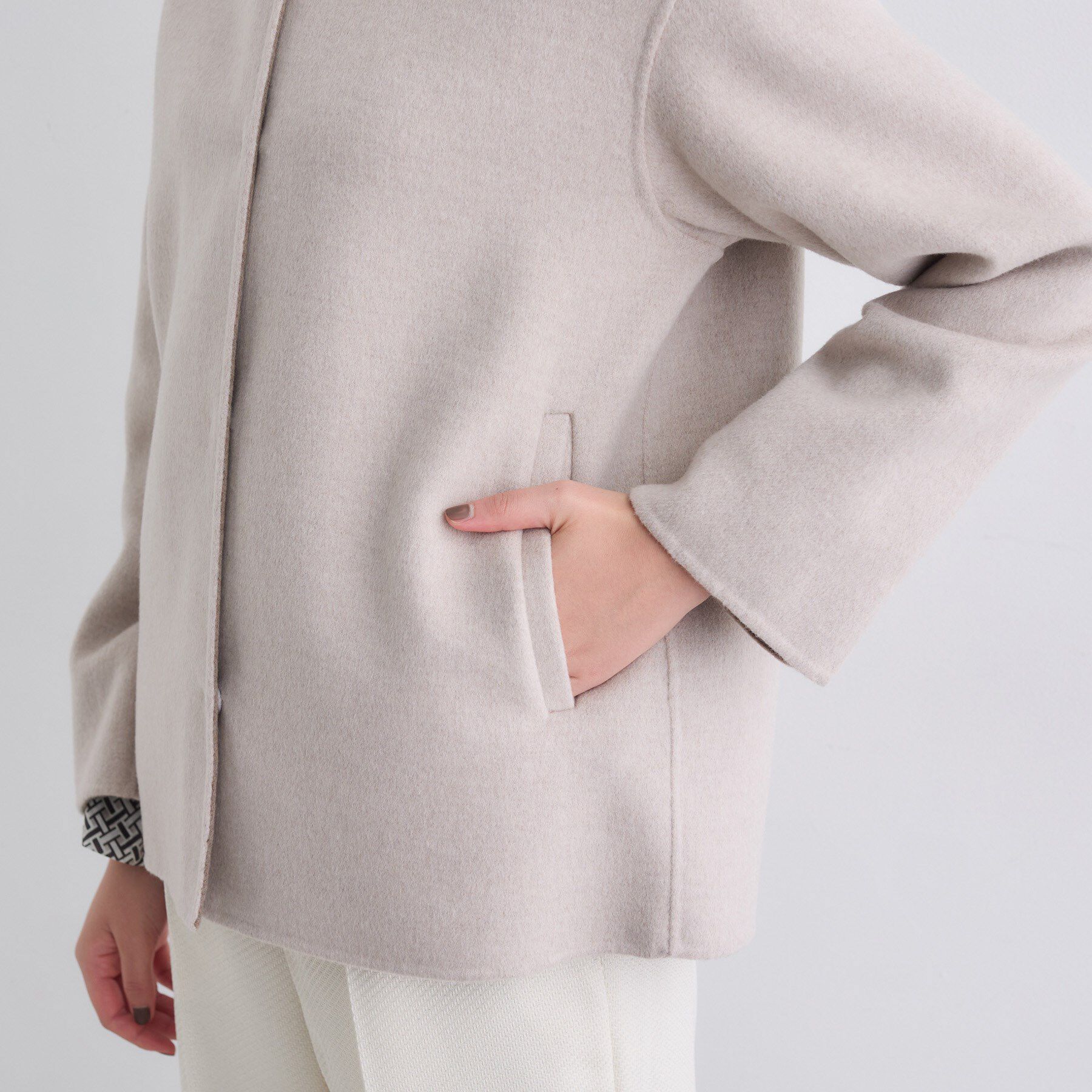 INDIVI「【配色デザイン／ショート丈】ウールリバー ノーカラーコート」|ノーカラーコート|