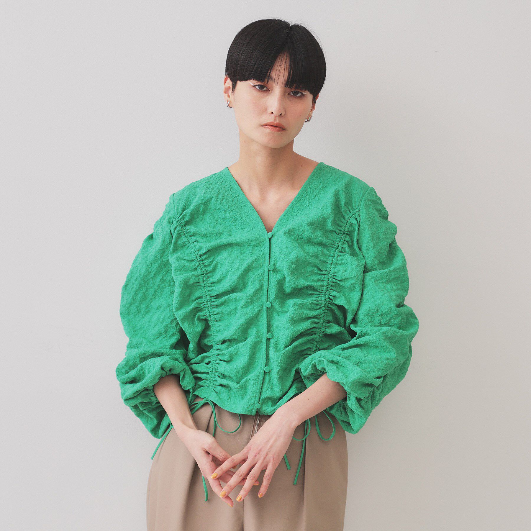 OPAQUE.CLIP「ふくれジャカードシャーリングデザインブラウス【洗濯機洗い可】」|シャツ・ブラウス|