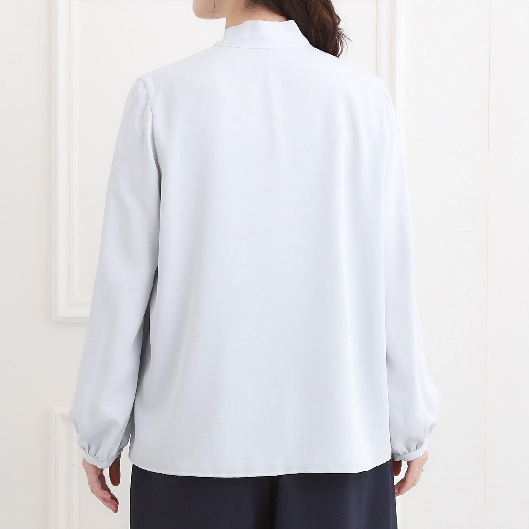 SHOO･LA･RUE「【洗濯機可/S-3L】やわらかなリボンボウタイが魅力　大人の華やかブラウス」|シャツ・ブラウス|