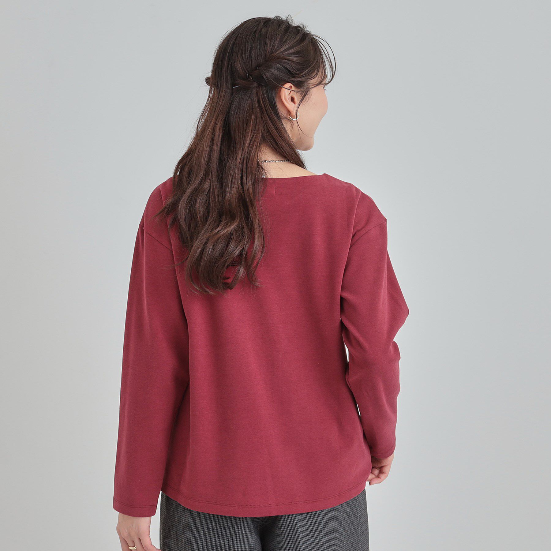 SHOO･LA･RUE「【洗濯機可/S-LL】大人が着やすい小さめロゴ 刺繍ロンT」|Tシャツ・カットソー|