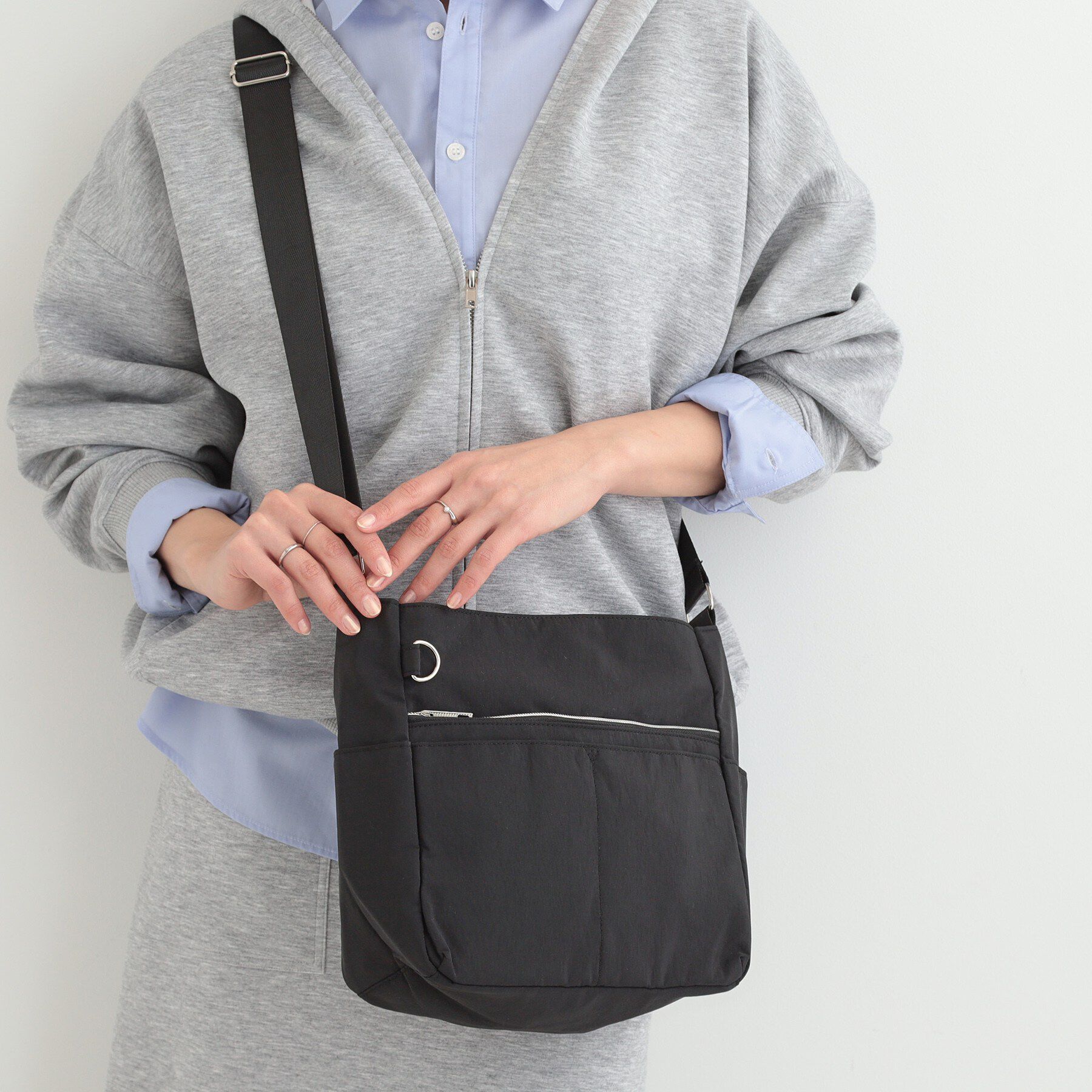 SHOO･LA･RUE「【撥水】収納力のある 10ポケットショルダーバッグ」|ショルダー・メッセンジャー|