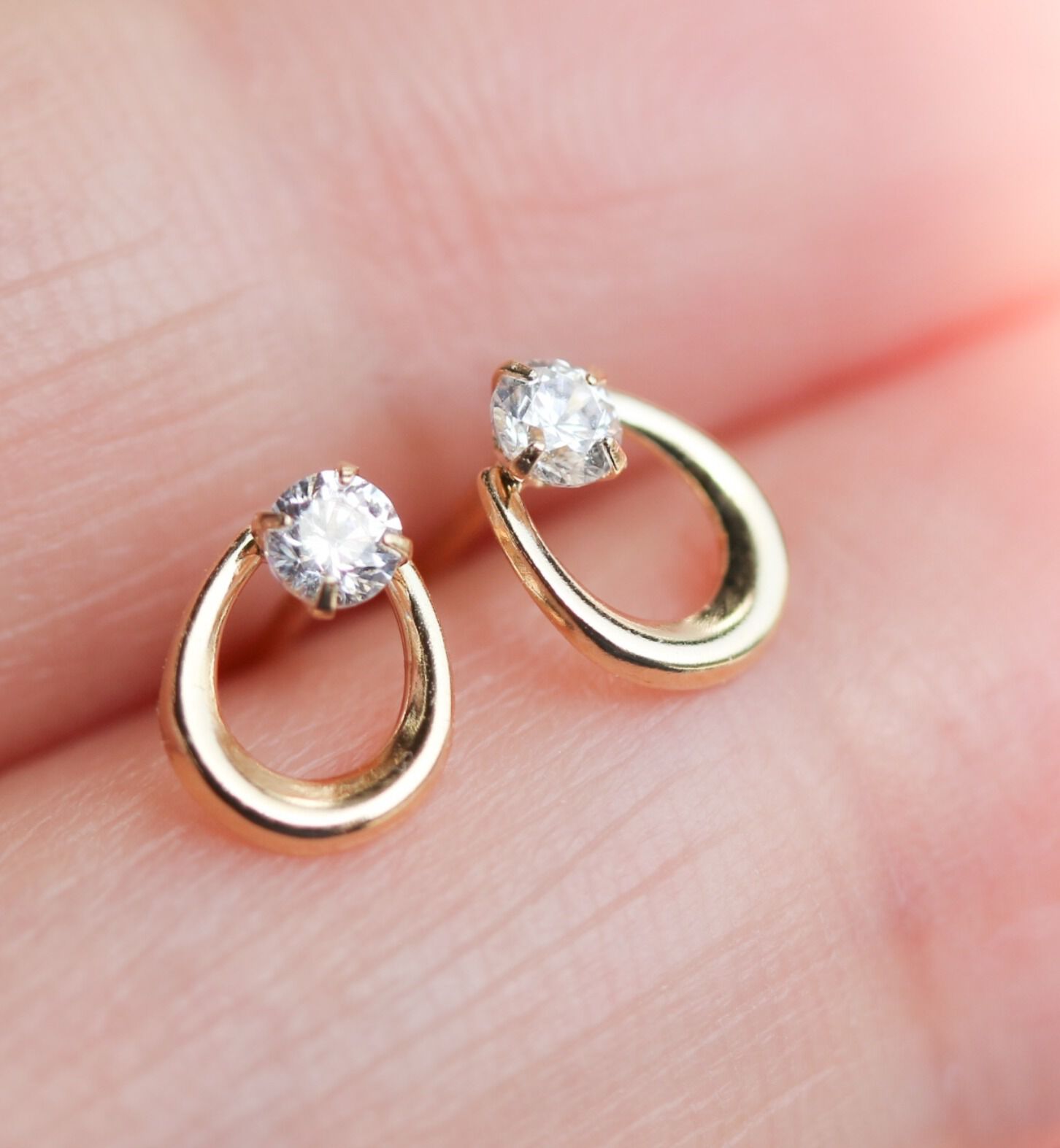  「ホースシュー CZ ピアス | K18」|ピアス|