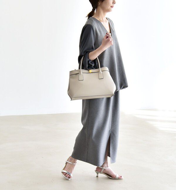 quaranciel「《予約》quaranciel:〈洗濯機可能〉Vネック ブラウス & Iライン スカート セットアップ」|ワンピース|