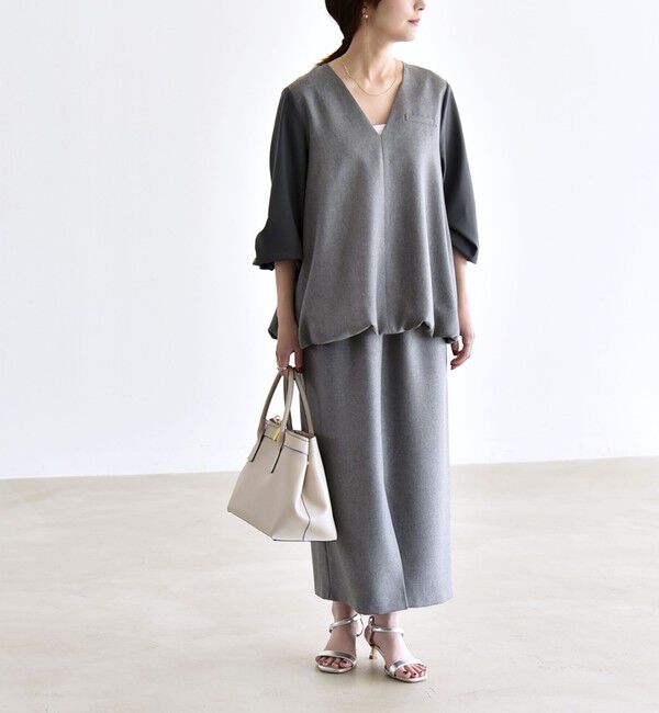 quaranciel「《予約》quaranciel:〈洗濯機可能〉Vネック ブラウス & Iライン スカート セットアップ」|ワンピース|