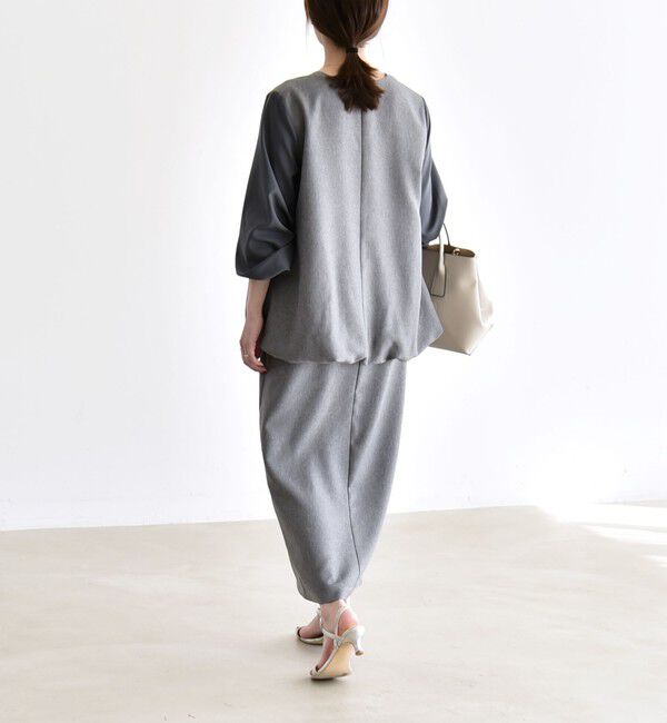 quaranciel「《予約》quaranciel:〈洗濯機可能〉Vネック ブラウス & Iライン スカート セットアップ」|ワンピース|