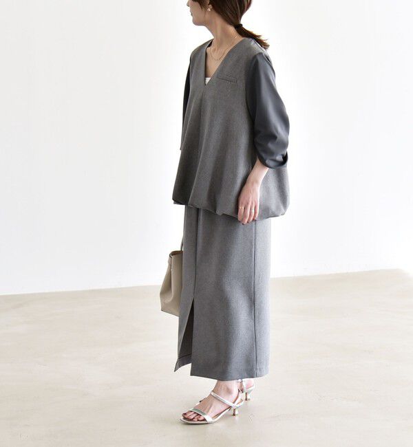quaranciel「《予約》quaranciel:〈洗濯機可能〉Vネック ブラウス & Iライン スカート セットアップ」|ワンピース|