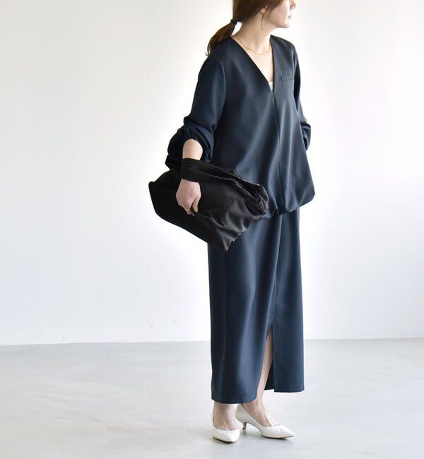 quaranciel「《予約》quaranciel:〈洗濯機可能〉Vネック ブラウス & Iライン スカート セットアップ」|ワンピース|