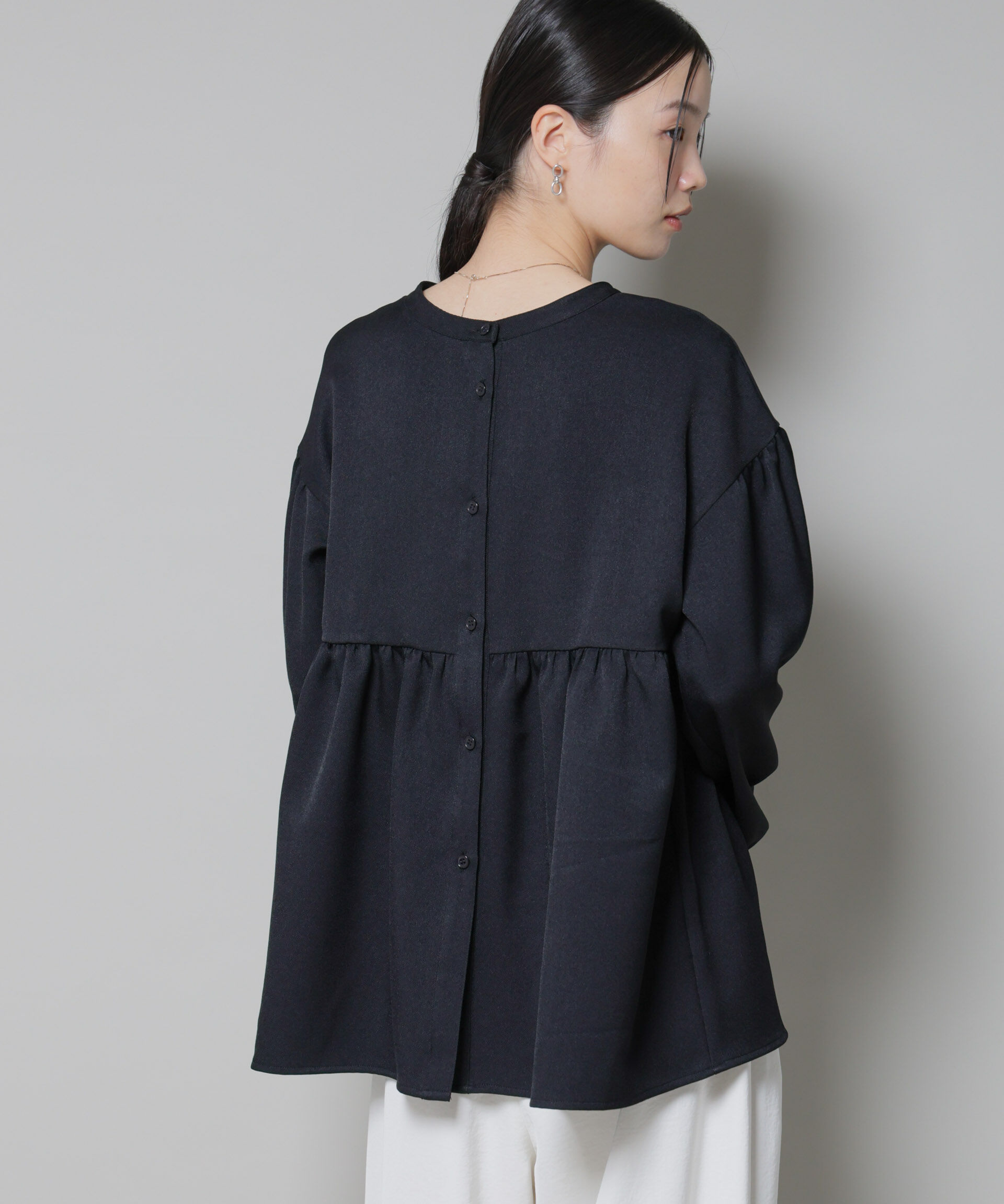 nano･universe「ｳｰﾙﾗｲｸﾎﾟﾘｴｽﾃﾙ前後2way切り替えﾍﾟﾌﾟﾗﾑﾌﾞﾗｳｽ(ｾ  」|シャツ・ブラウス|