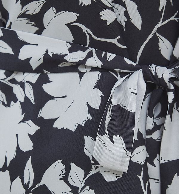 qualite「シルエットフラワーホルターネック」|キャミソール|