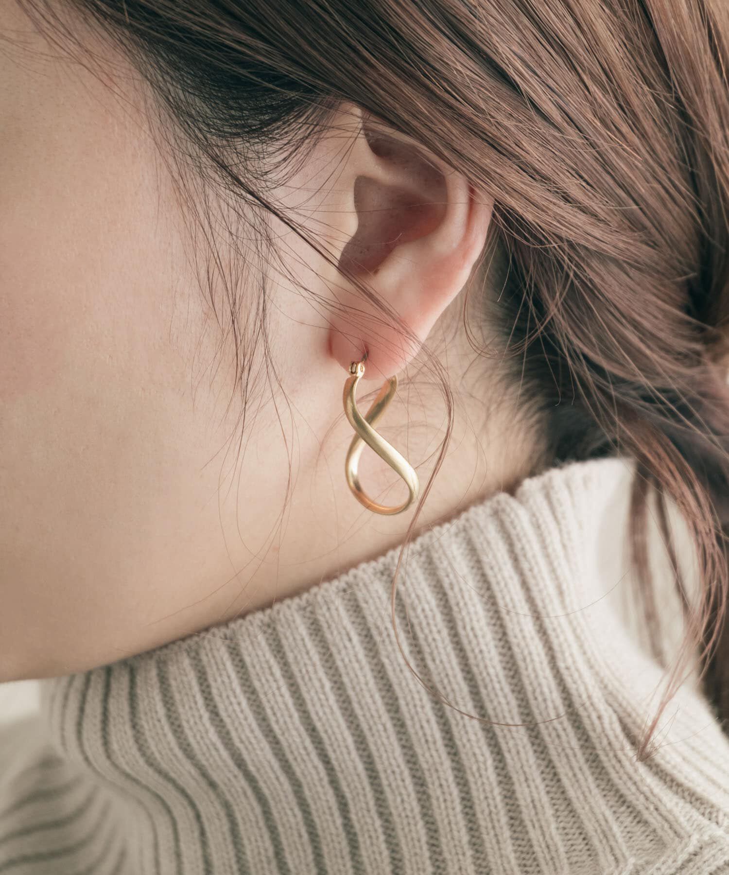 SMELLY「ネジリフープピアス」|ピアス|