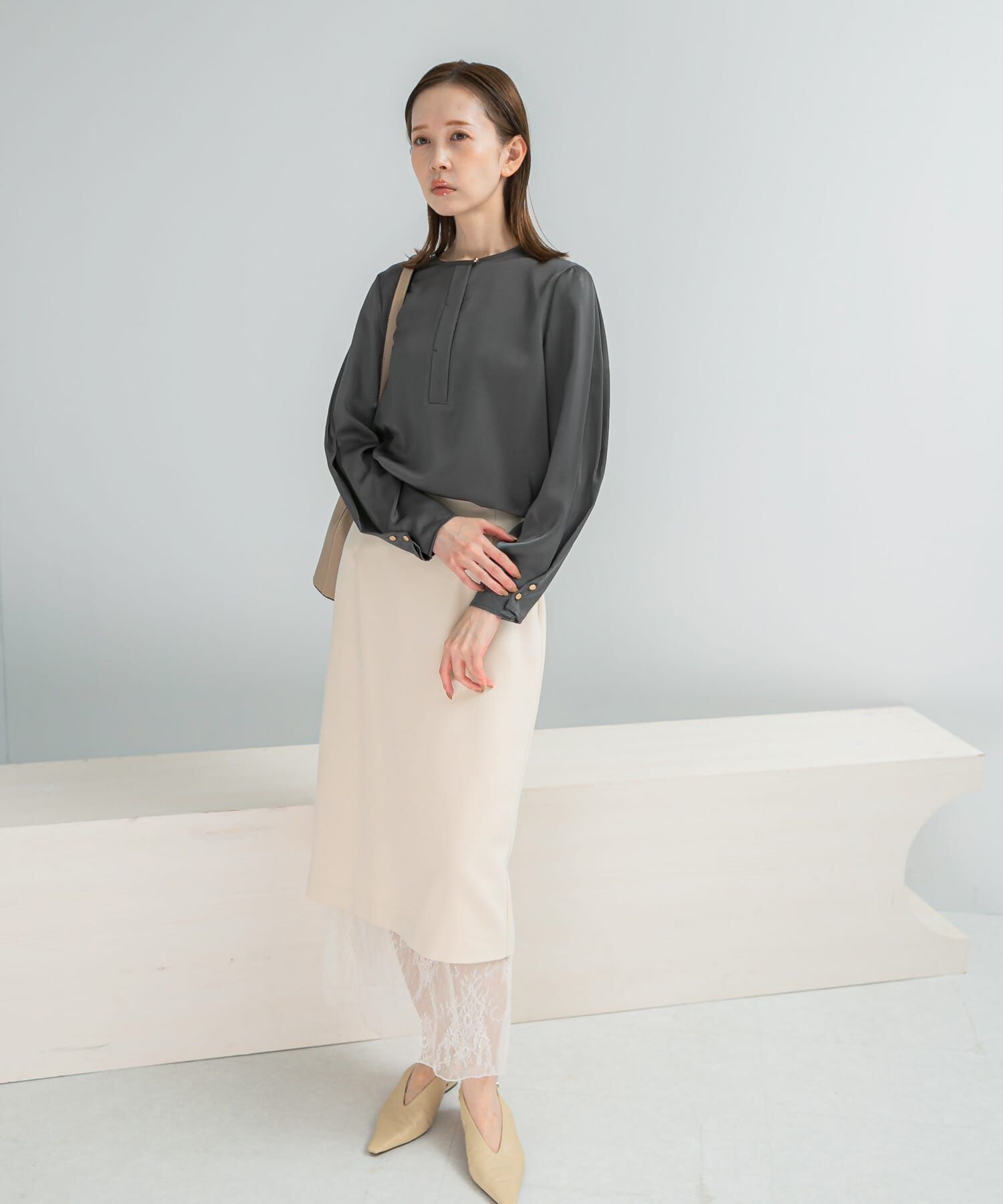 URBAN RESEARCH ROSSO「ピーチサテンデザインスリーブブラウス」|シャツ・ブラウス|