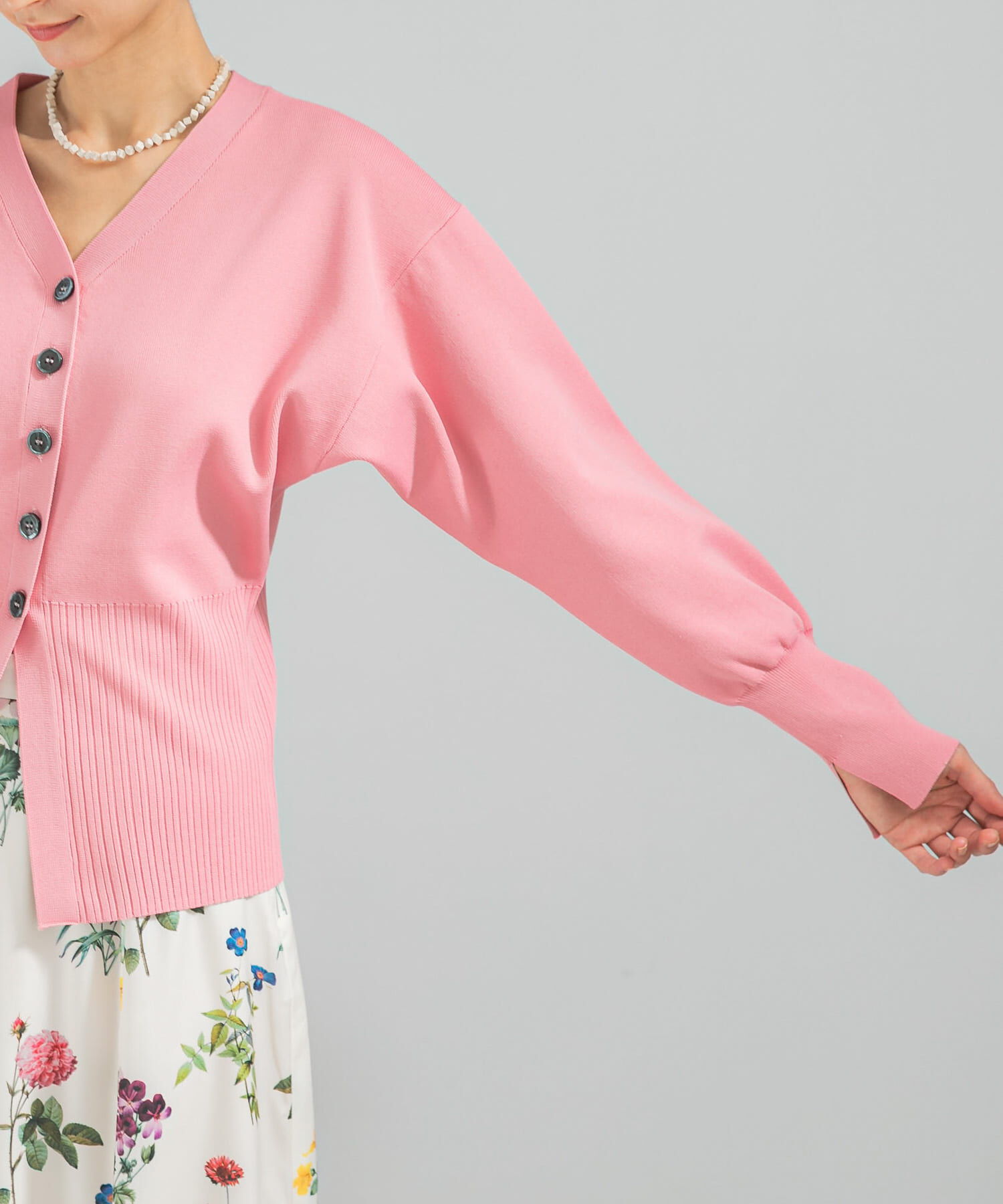 URBAN RESEARCH ROSSO「Vネックリブフロント釦デザインニット」|カーディガン|