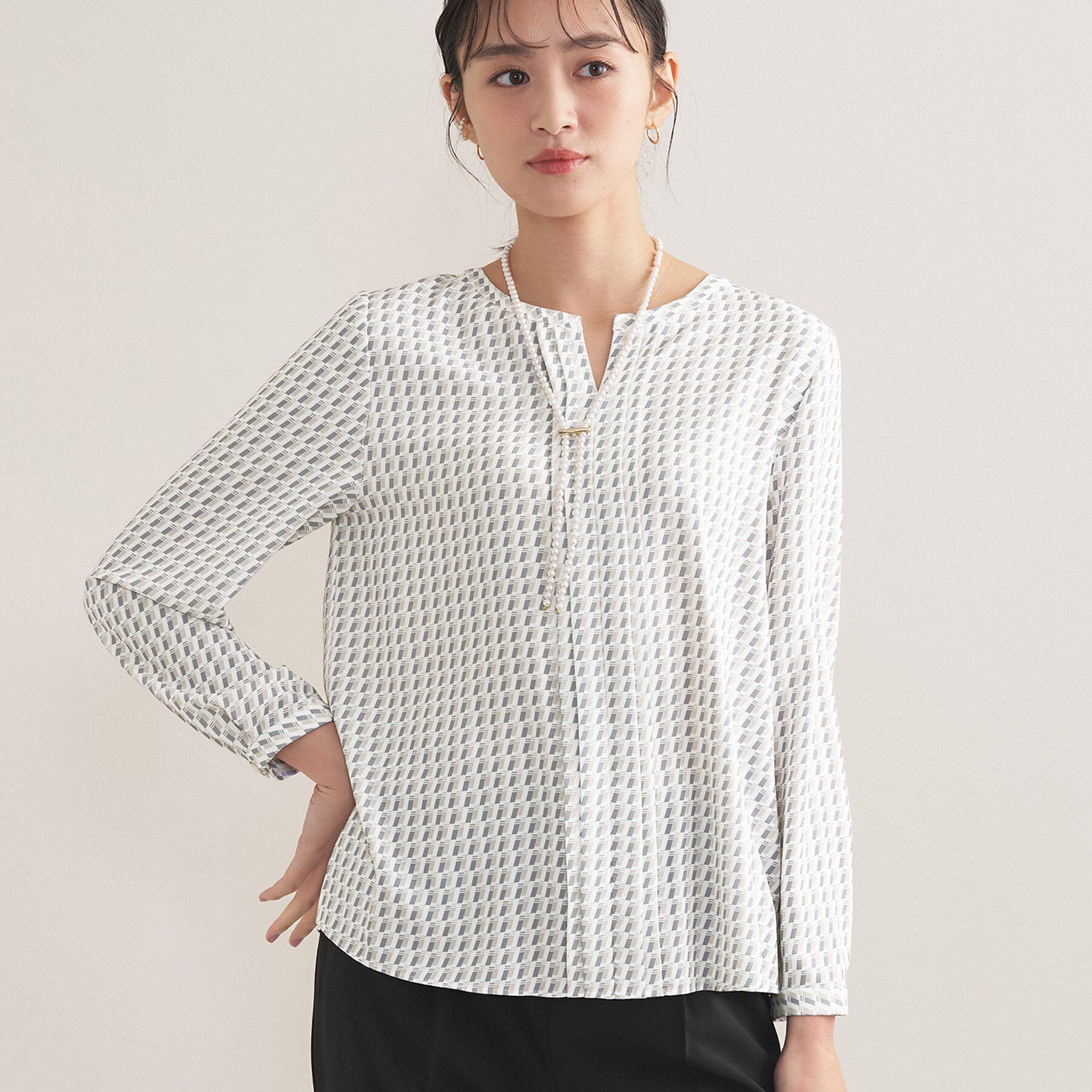 INDIVI「【セレモニー／洗える／透けにくい】ジオメ柄プリントブラウス」|シャツ・ブラウス|