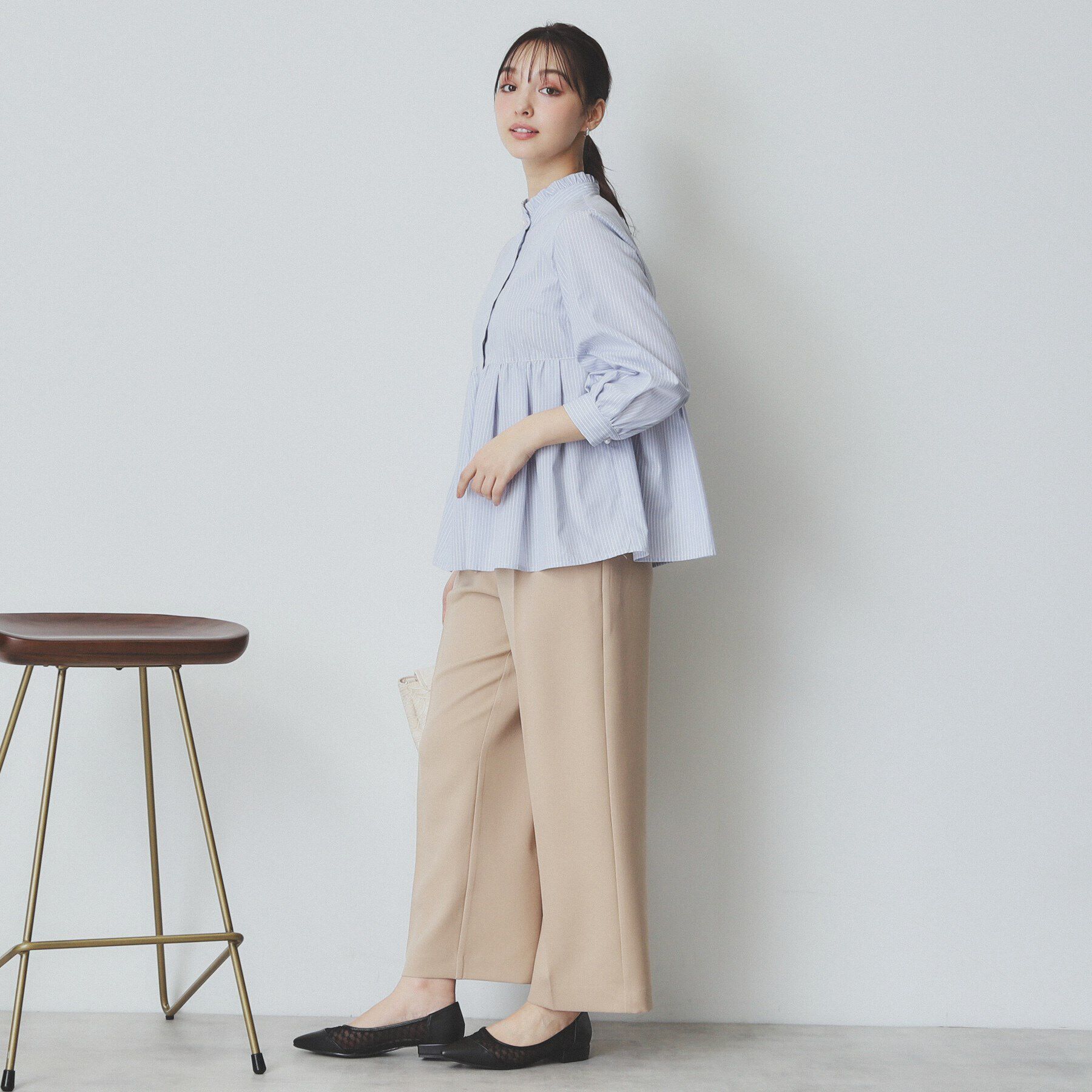 index「《6color》フリルバンドカラーペプラムブラウス【洗濯機洗い可/イージーアイロン/防シワ】」|シャツ・ブラウス|