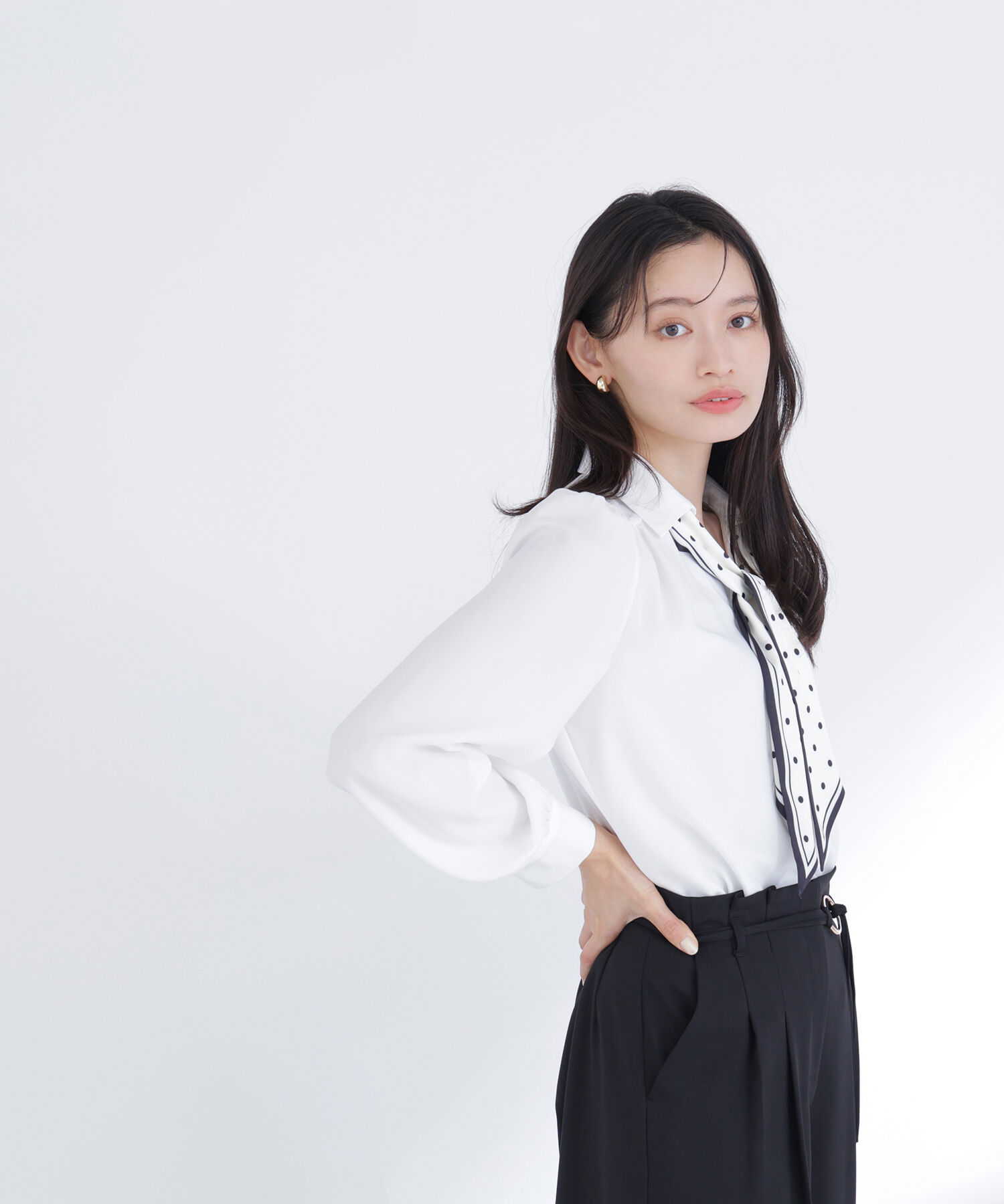  「デザインスカーフ付ブラウス」|シャツ・ブラウス|