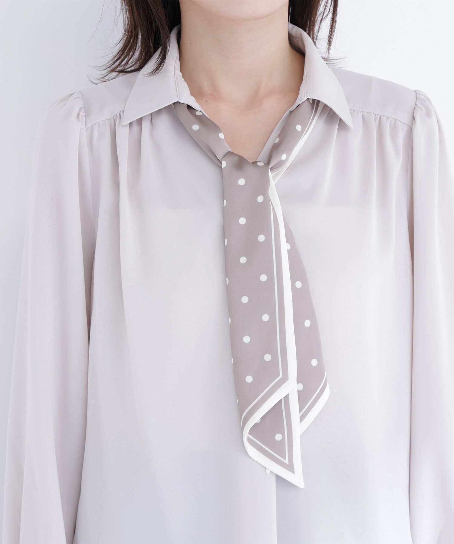  「デザインスカーフ付ブラウス」|シャツ・ブラウス|