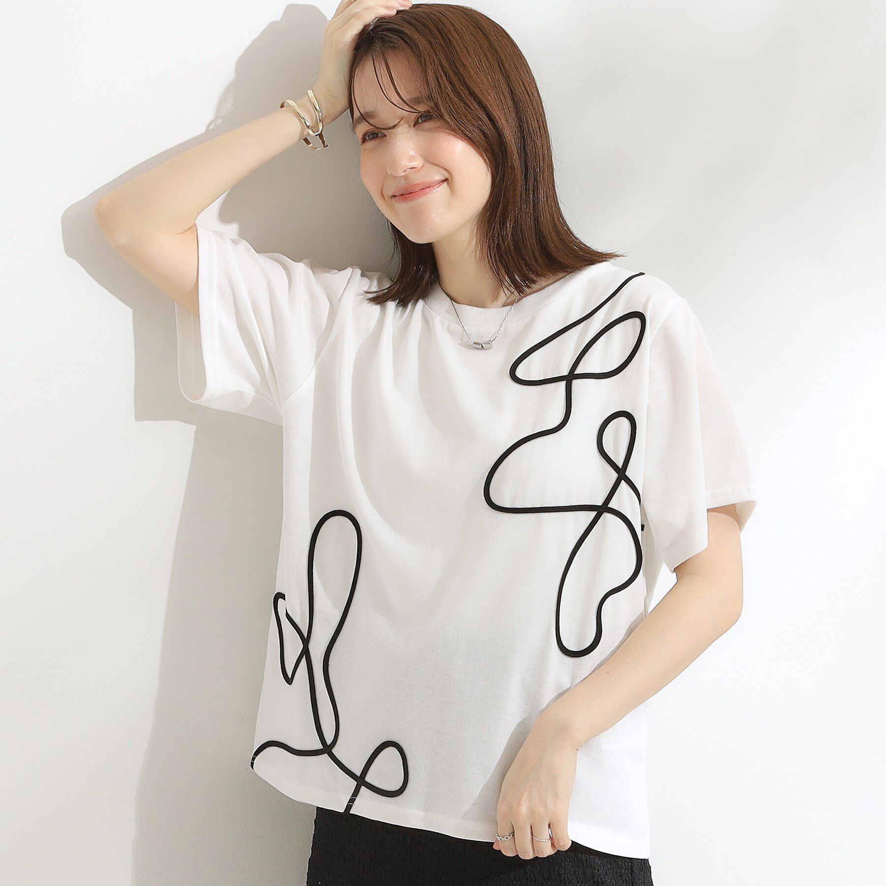 SHOO･LA･RUE「【S-LL】コーデの主役になる コード刺繍デザインＴシャツ」|Tシャツ・カットソー|ホワイト(101)