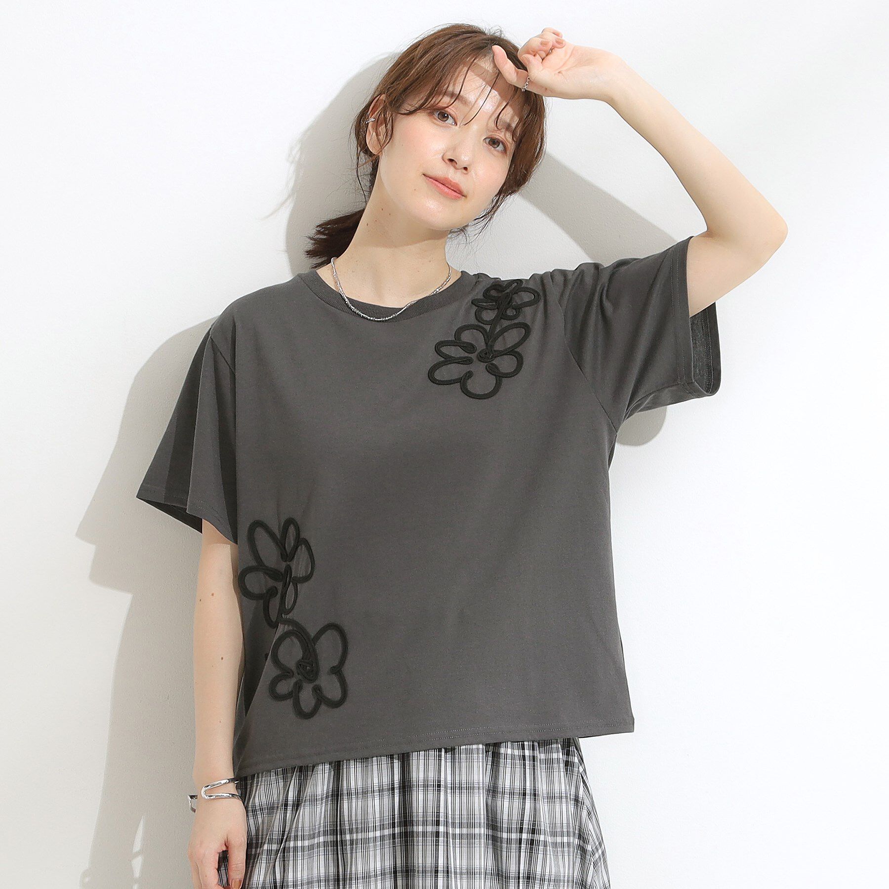 SHOO･LA･RUE「【S-LL】コーデの主役になる コード刺繍デザインＴシャツ」|Tシャツ・カットソー|