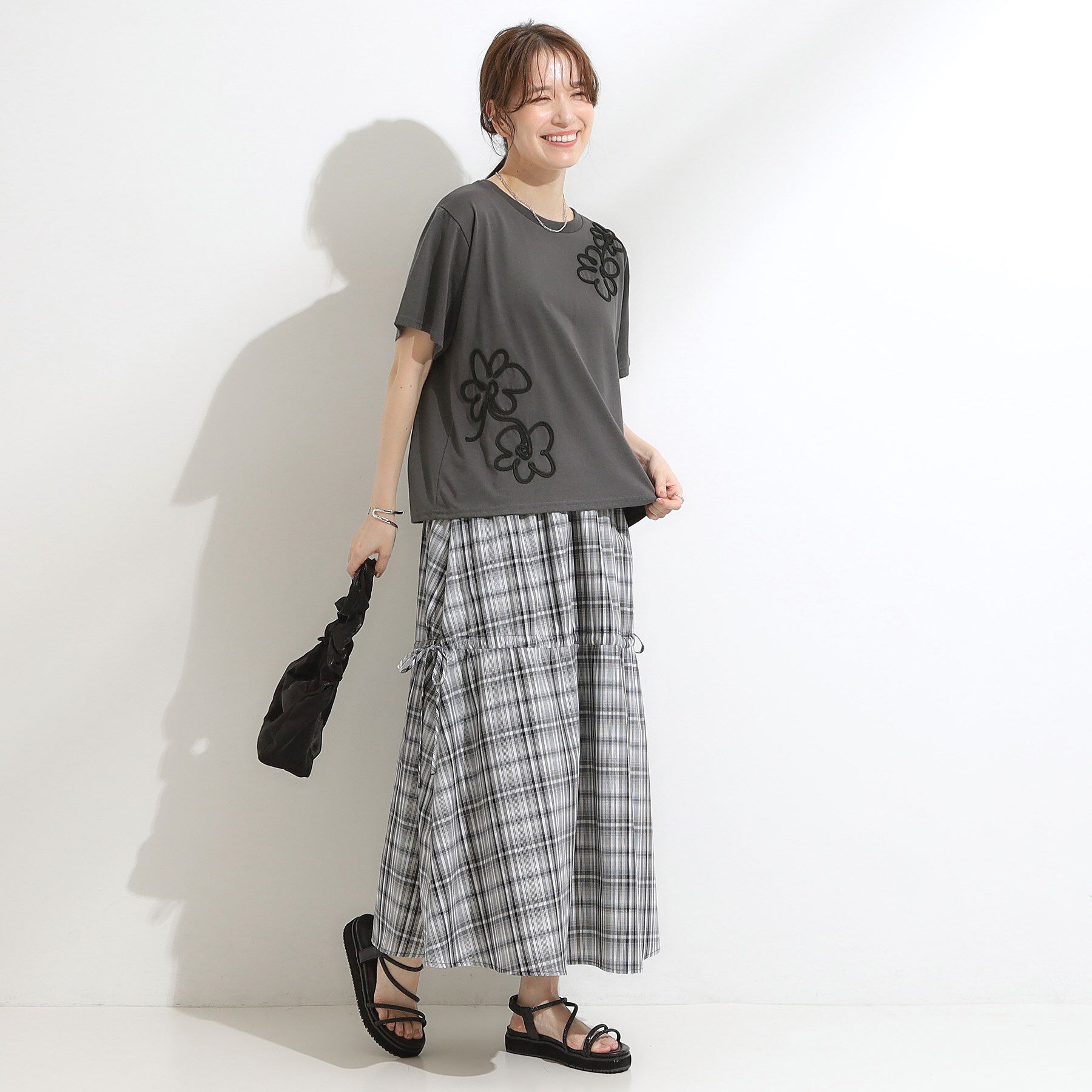 SHOO･LA･RUE「【S-LL】コーデの主役になる コード刺繍デザインＴシャツ」|Tシャツ・カットソー|