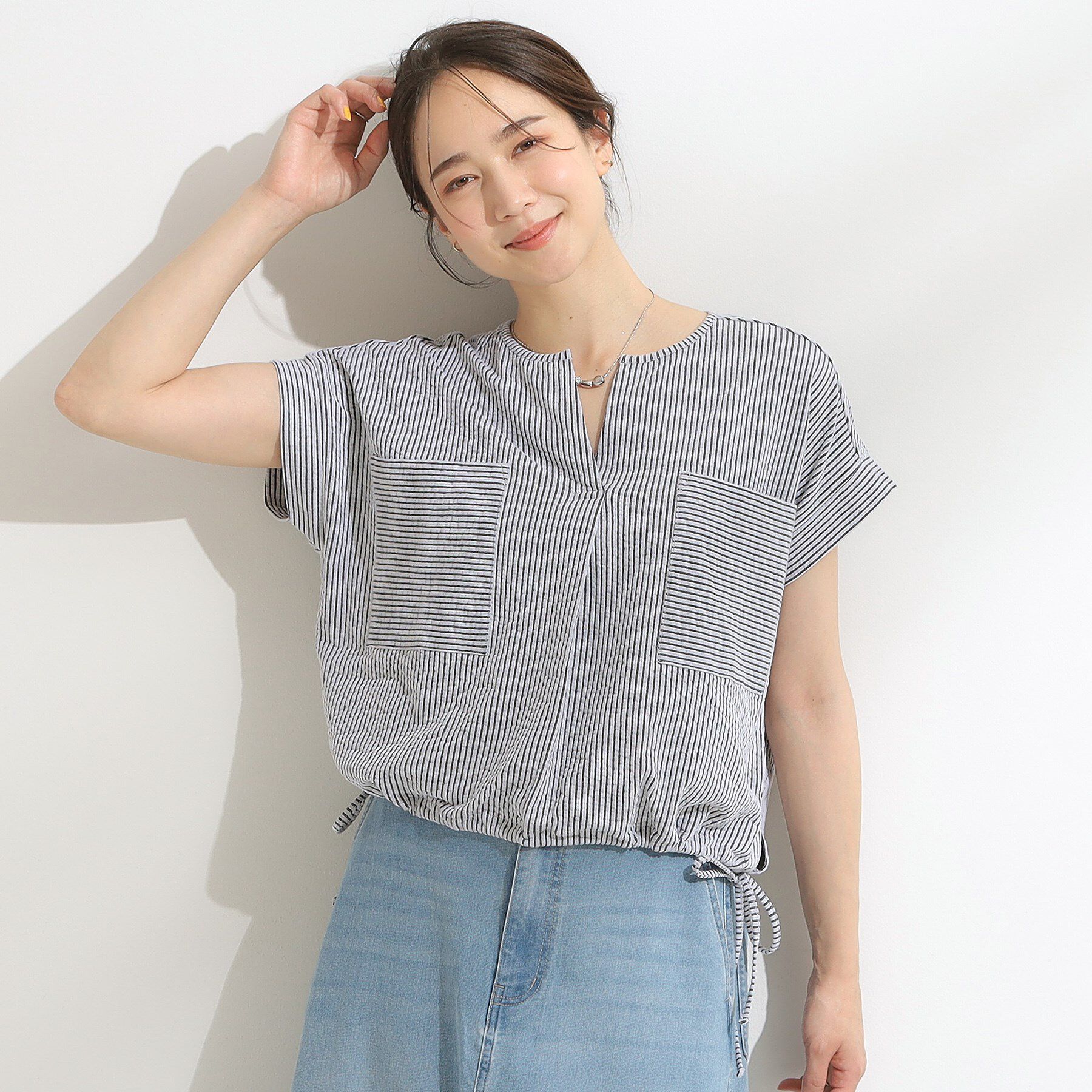 SHOO･LA･RUE「【洗える/S-LL】シルエット変化を楽しめる サッカーストライプ柄スキッパートップス」|Tシャツ・カットソー|