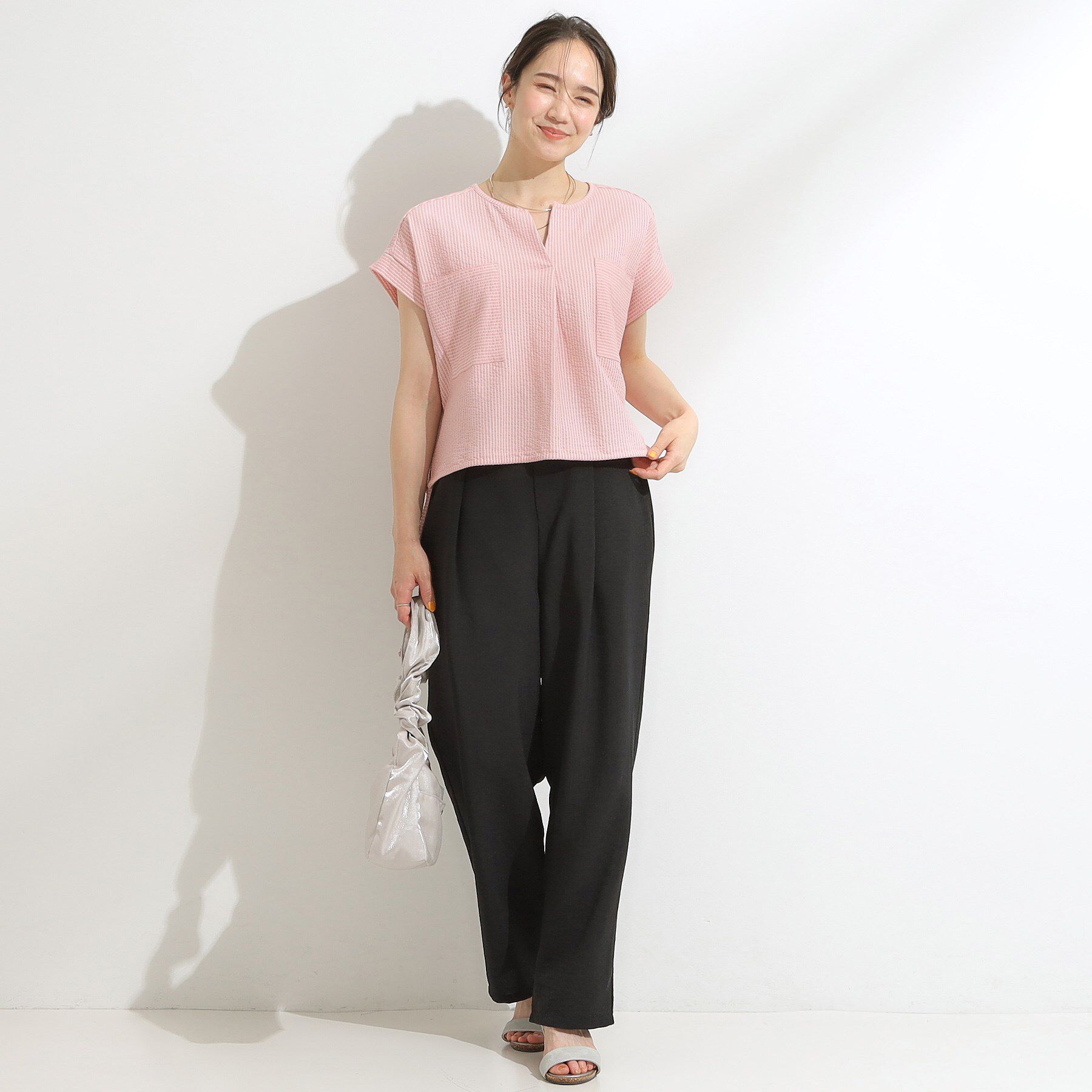 SHOO･LA･RUE「【洗える/S-LL】シルエット変化を楽しめる サッカーストライプ柄スキッパートップス」|Tシャツ・カットソー|