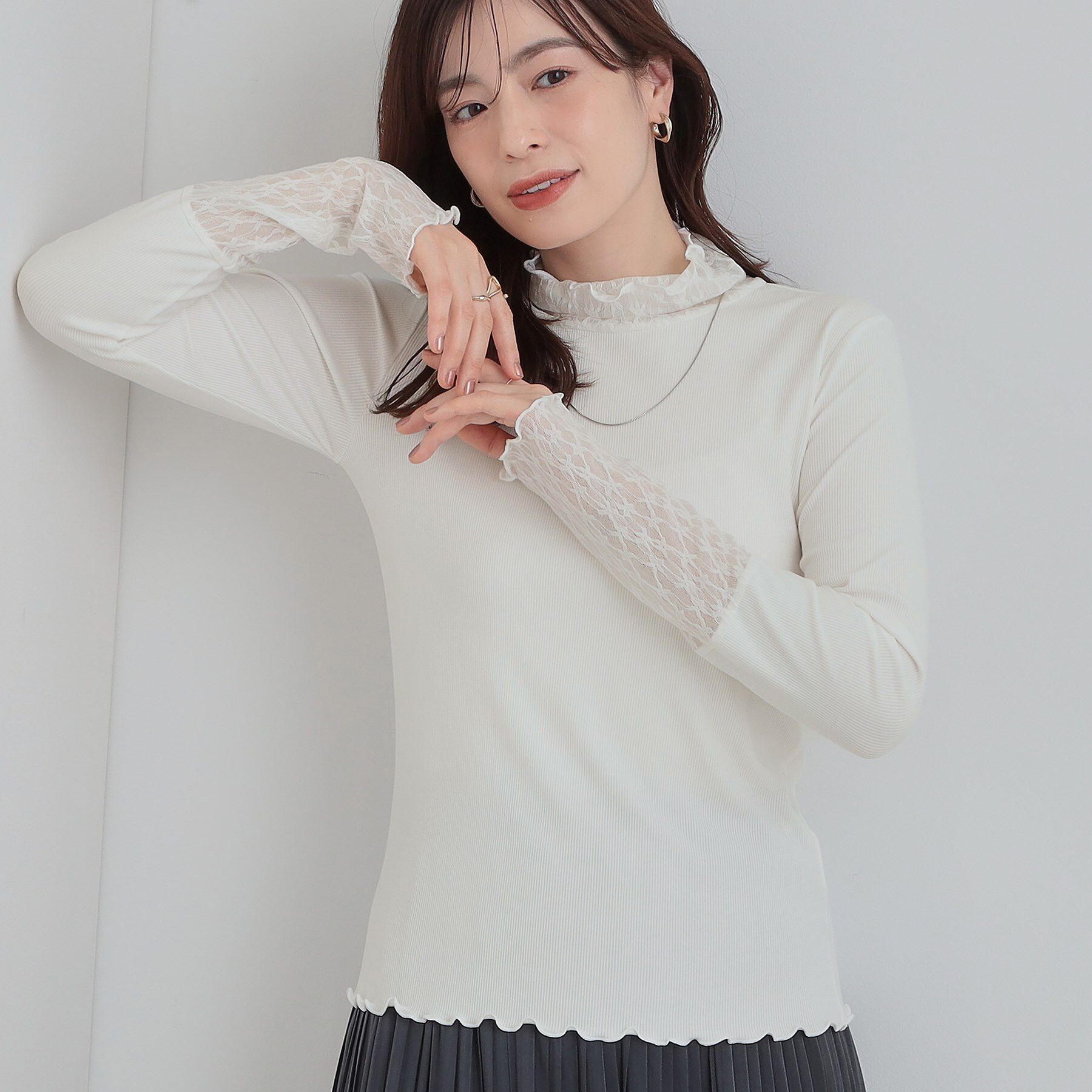 SHOO･LA･RUE「【洗濯機可】レイヤードスタイルに レース切り替えインナー」|Tシャツ・カットソー|ホワイト(001)