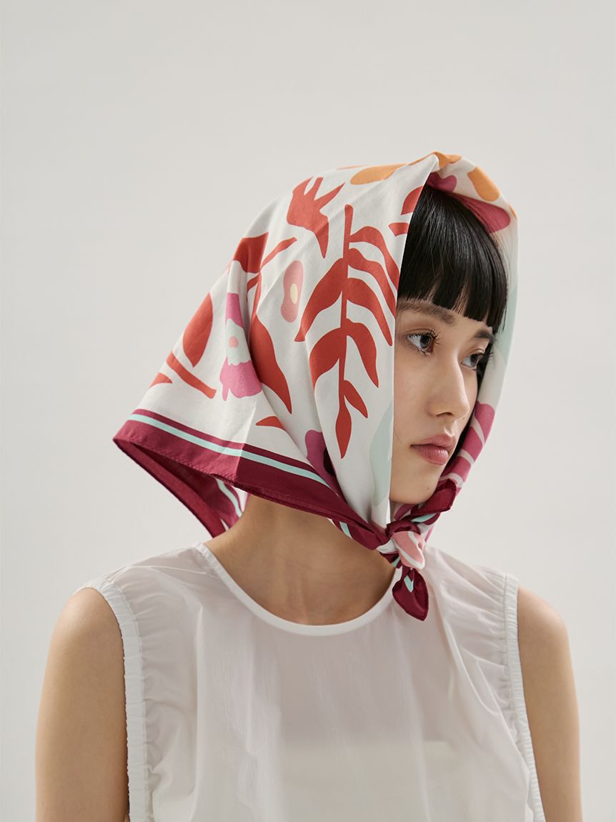 emmi atelier「フラワープリントスカーフ」|バンダナ・スカーフ|