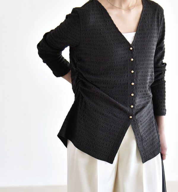 quaranciel「《予約》quaranciel:〈洗濯機可能〉ジャカード ジャージー Vネック ギャザー カーディガン」|カーディガン|