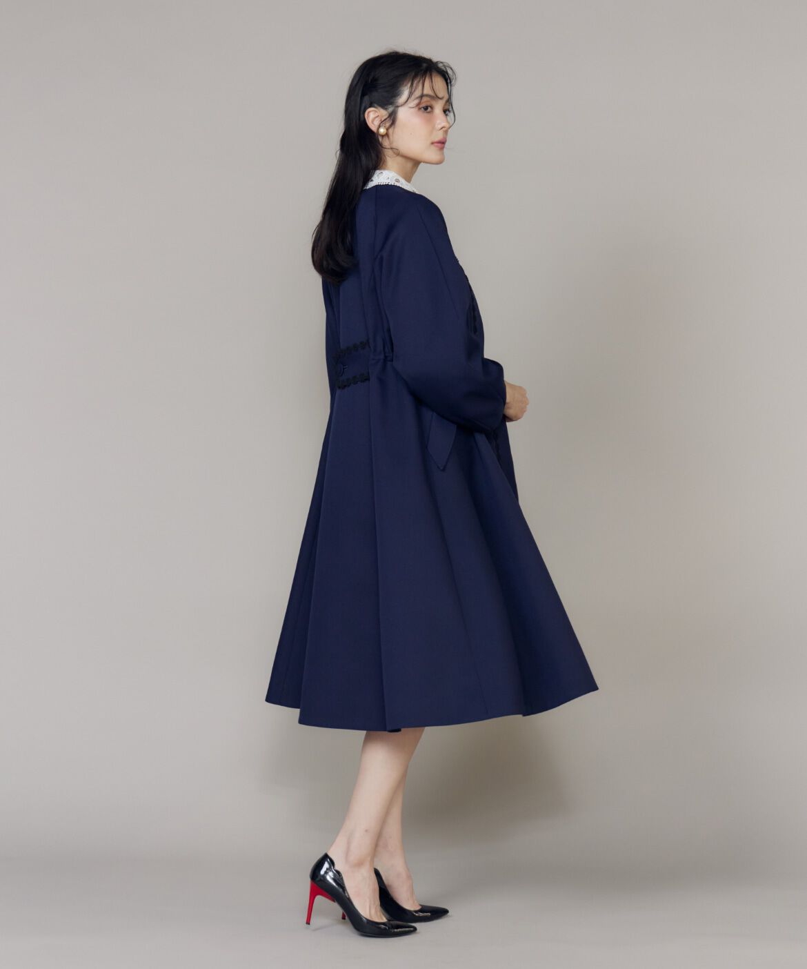 Maglie le cassetto「《M Maglie le cassetto》配色フラワーレースコート」|ステンカラーコート|