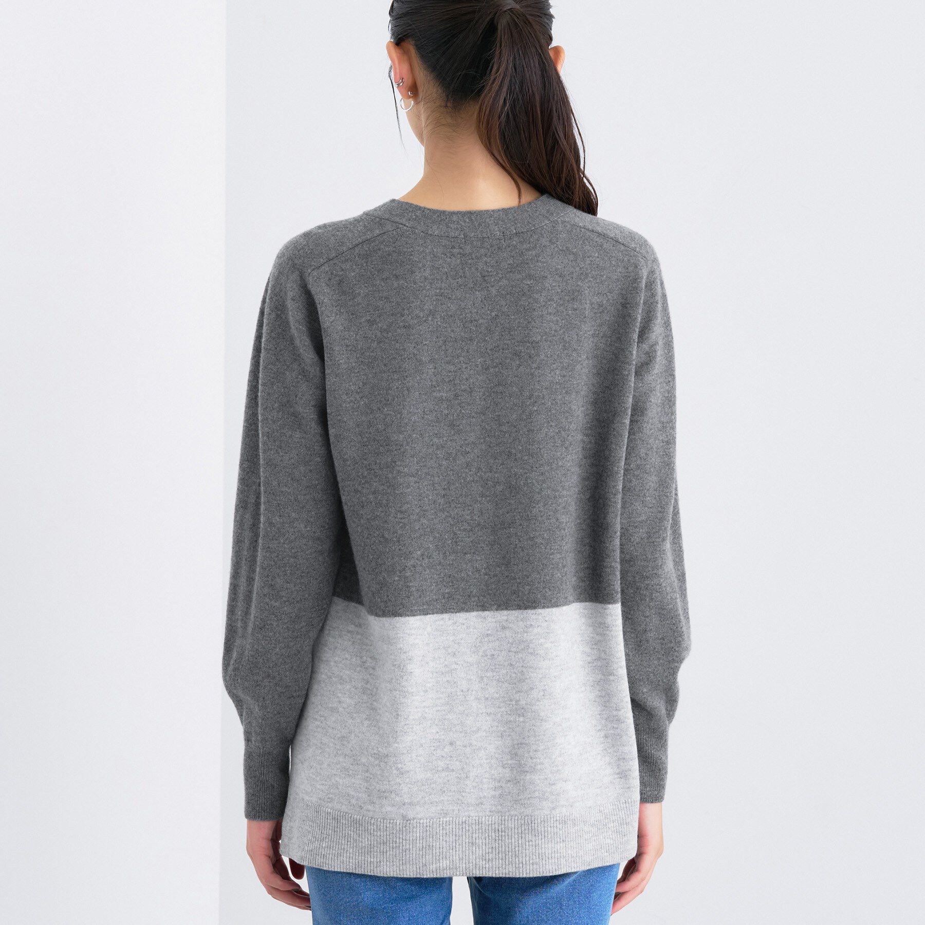 INDIVI「【洗える／チュニック丈／カシミヤ混】スリットデザインVネックニット」|ニット・セーター|