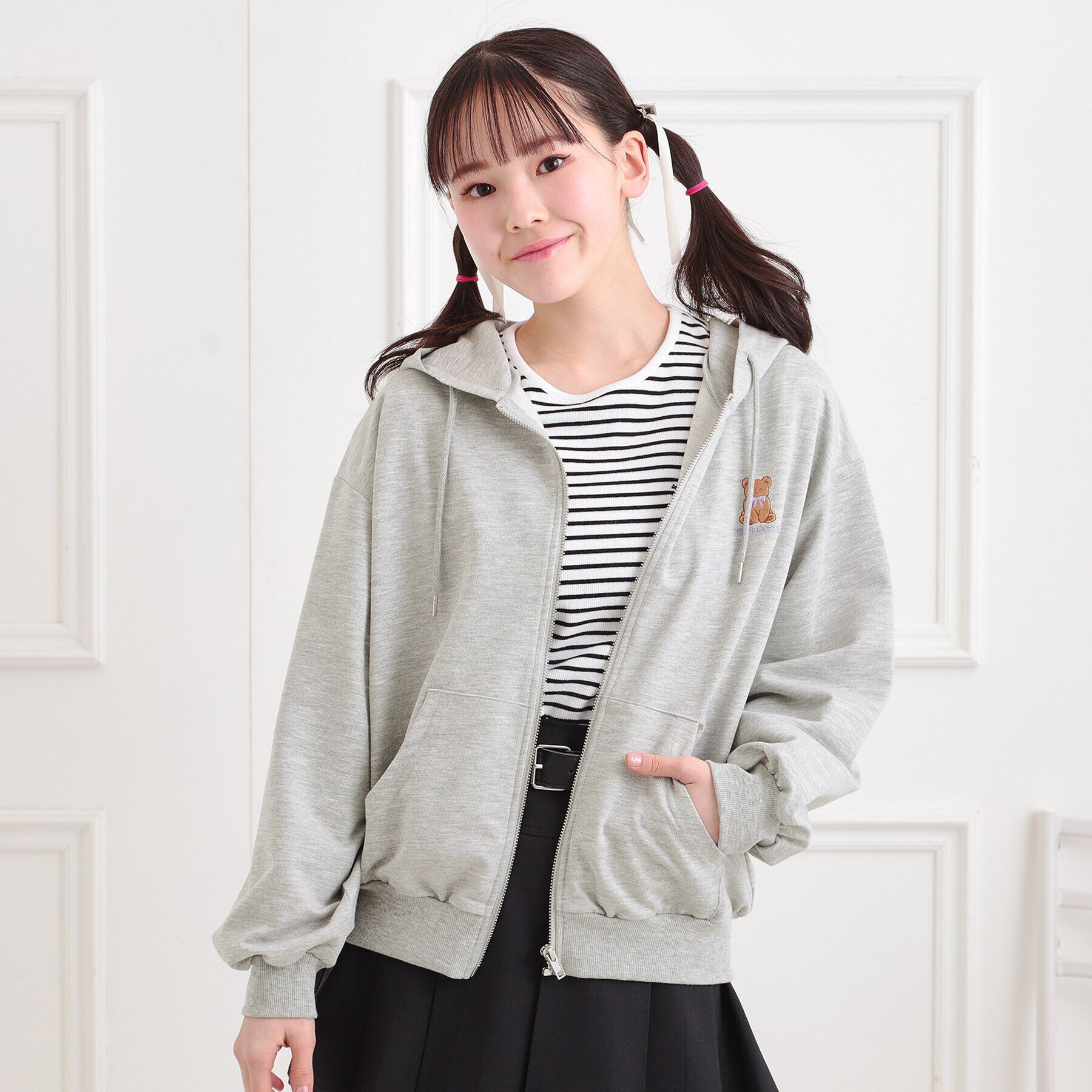 PINK-latte「ミニ裏クマ刺繍ジップパーカ」|パーカー|