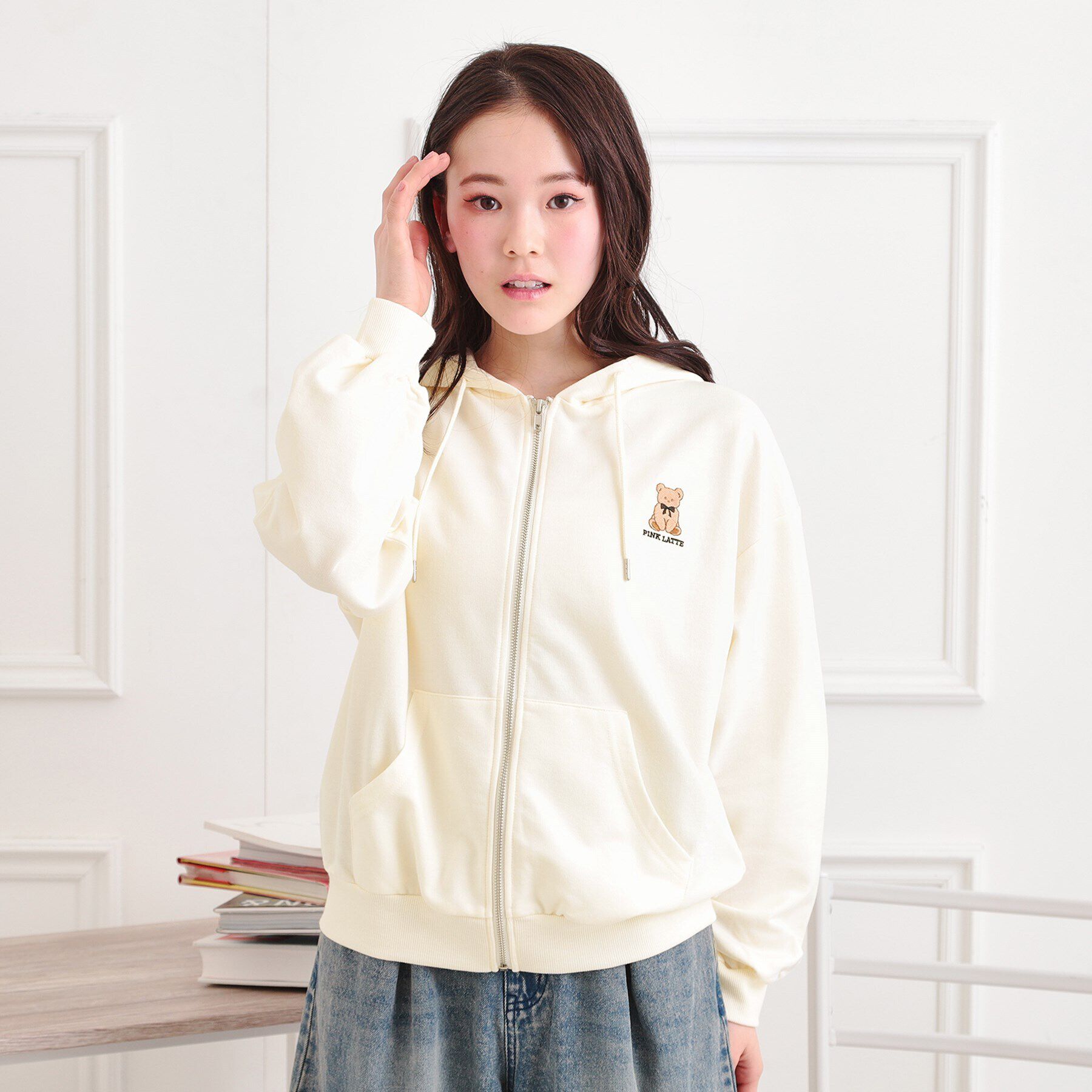 PINK-latte「ミニ裏クマ刺繍ジップパーカ」|パーカー|