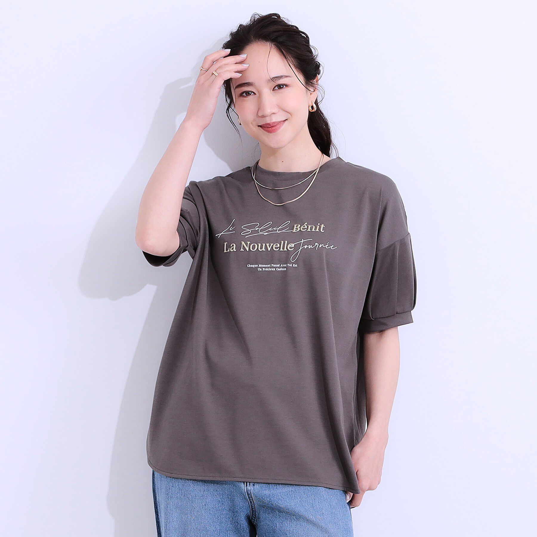 SHOO･LA･RUE「【S-LL/ひんやり/UV】ぷっくりラメプリントロゴTシャツ」|Tシャツ・カットソー|