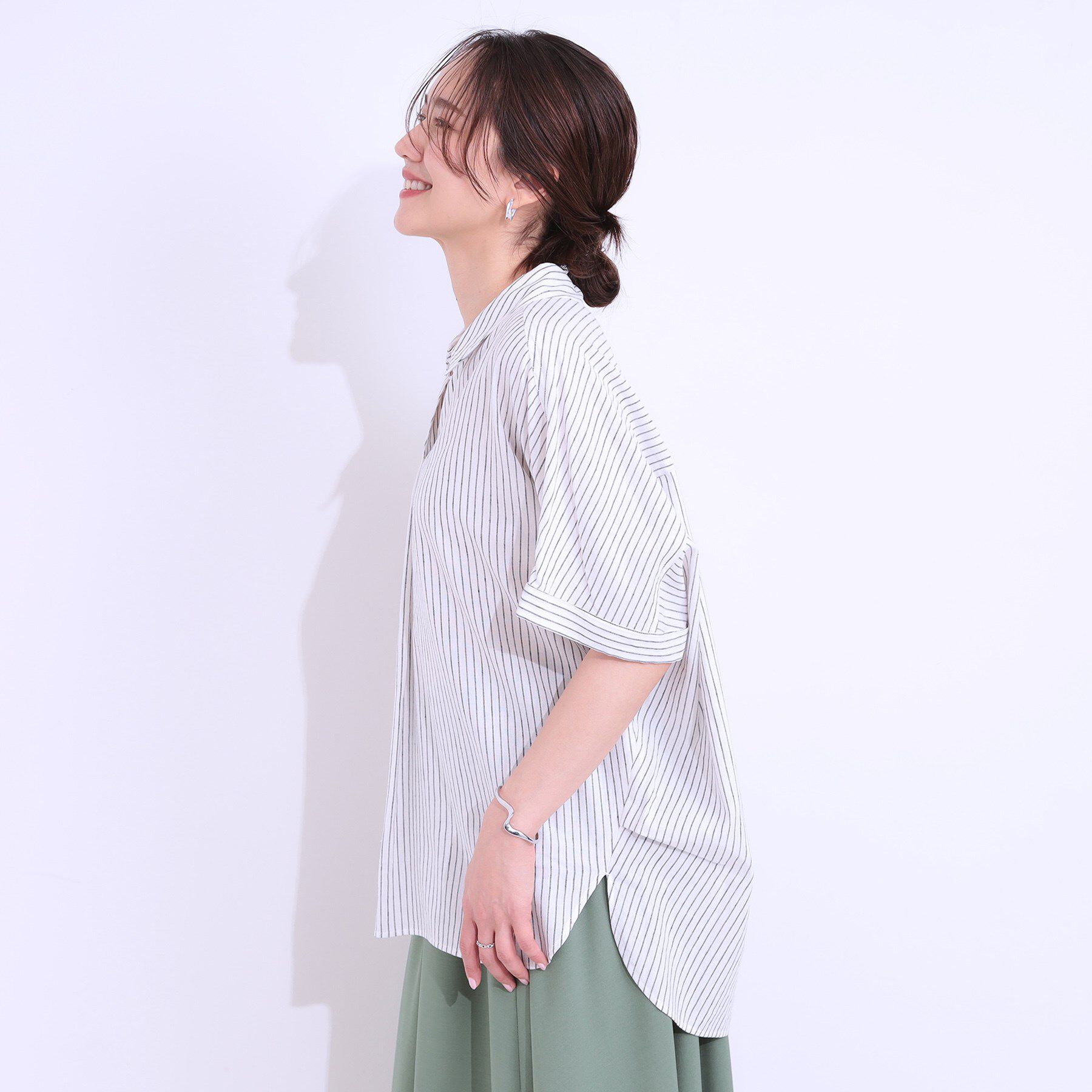 SHOO･LA･RUE「【S-LL/UV/接触冷感/抗菌防臭】体型を自然にカバー フレンチリネンブレンド襟付ドルマンシャツ」|シャツ・ブラウス|