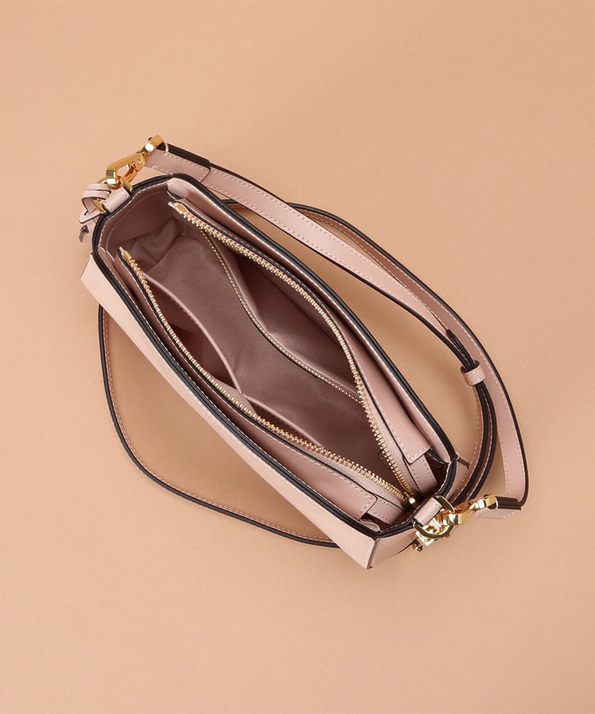 Samantha Thavasa「トラペズミニヨン ショルダーバッグ」|ショルダー・メッセンジャー|